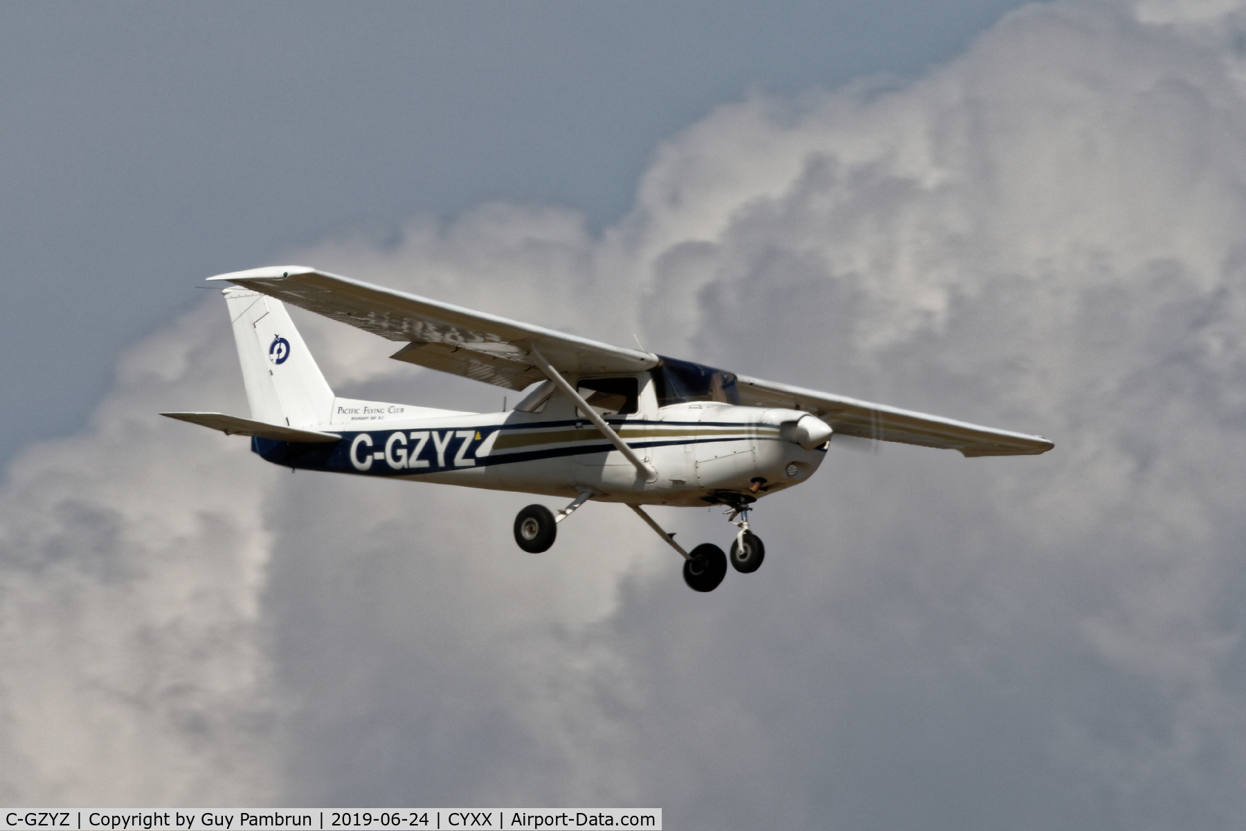C-GZYZ, 1978 Cessna 152 C/N 15281441, Landing