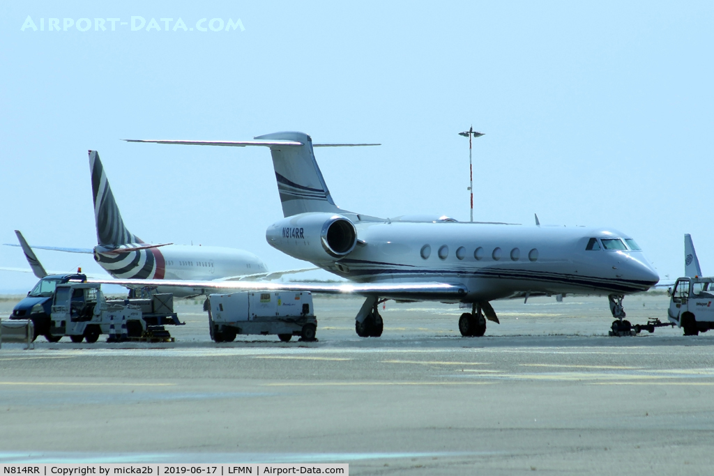 N814RR, 2006 Gulfstream Aerospace GV-SP (G550) C/N 5117, Parked