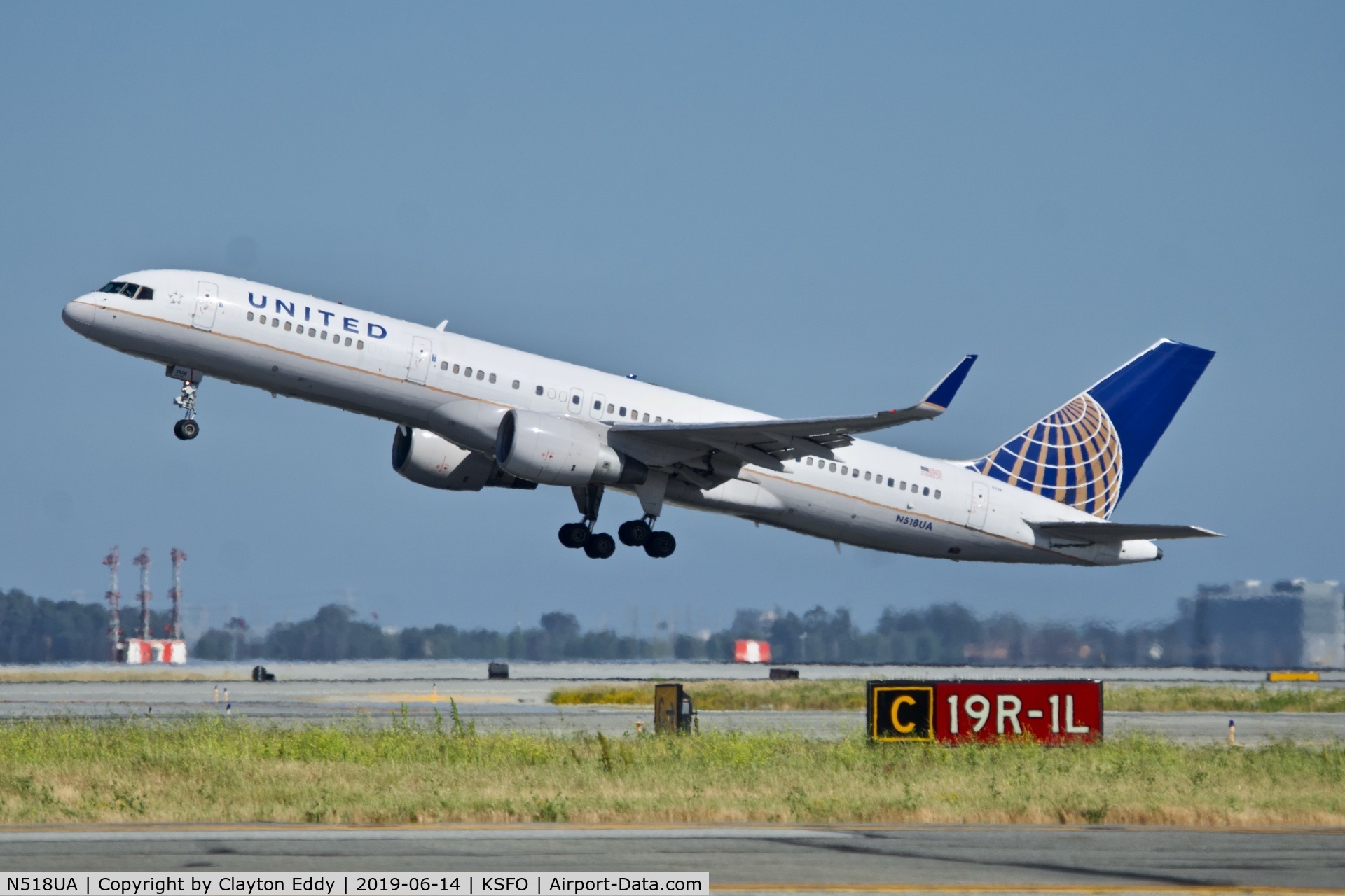 N518UA, 1990 Boeing 757-222 C/N 24871, Departing runway 01 SFO 2019.