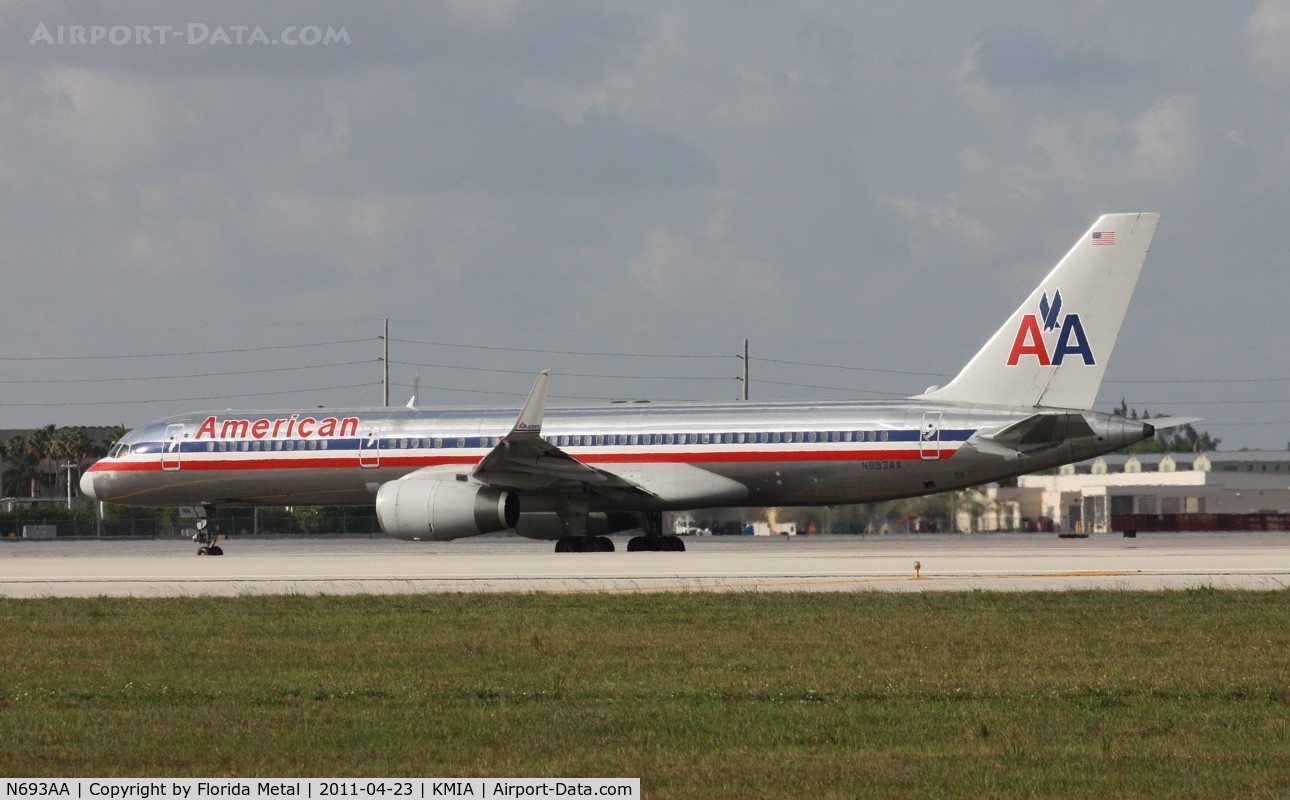 N693AA, 1994 Boeing 757-223 C/N 26973, MIA spotting
