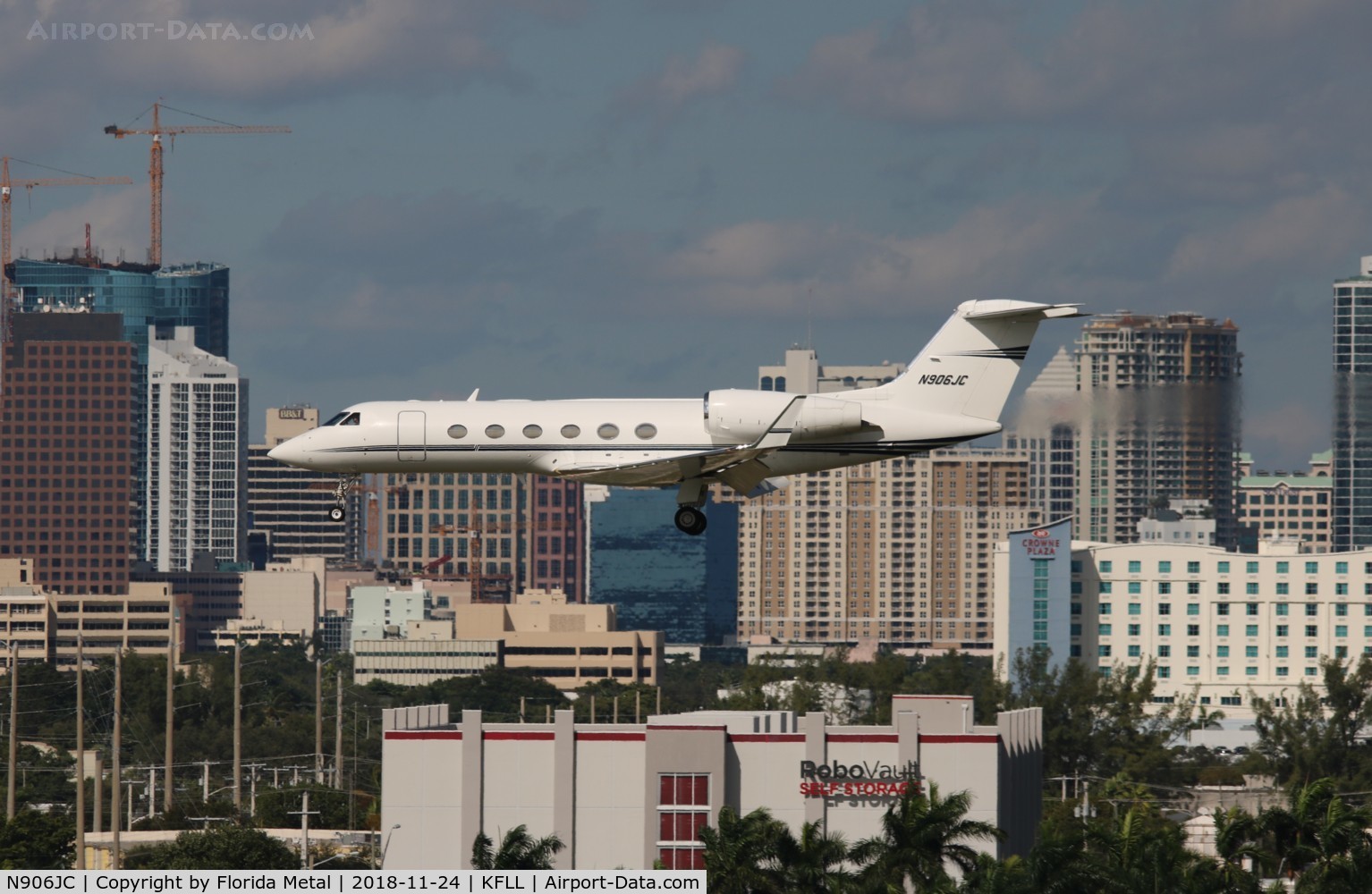 N906JC, 2005 Gulfstream Aerospace GIV-X (G350) C/N 4026, FLL Spotting