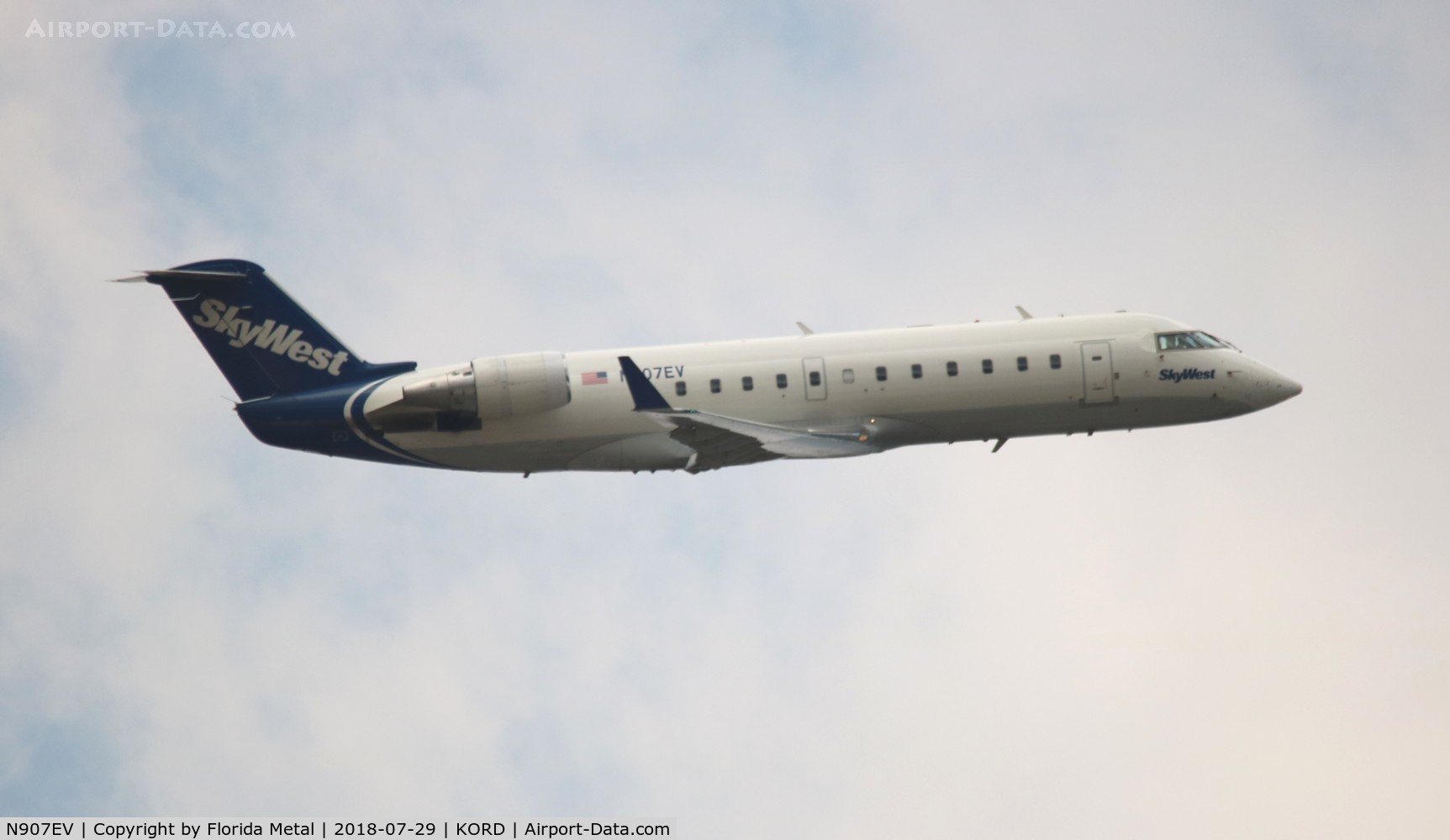 N907EV, 2002 Bombardier CRJ-200ER (CL-600-2B19) C/N 7648, ORD spotting
