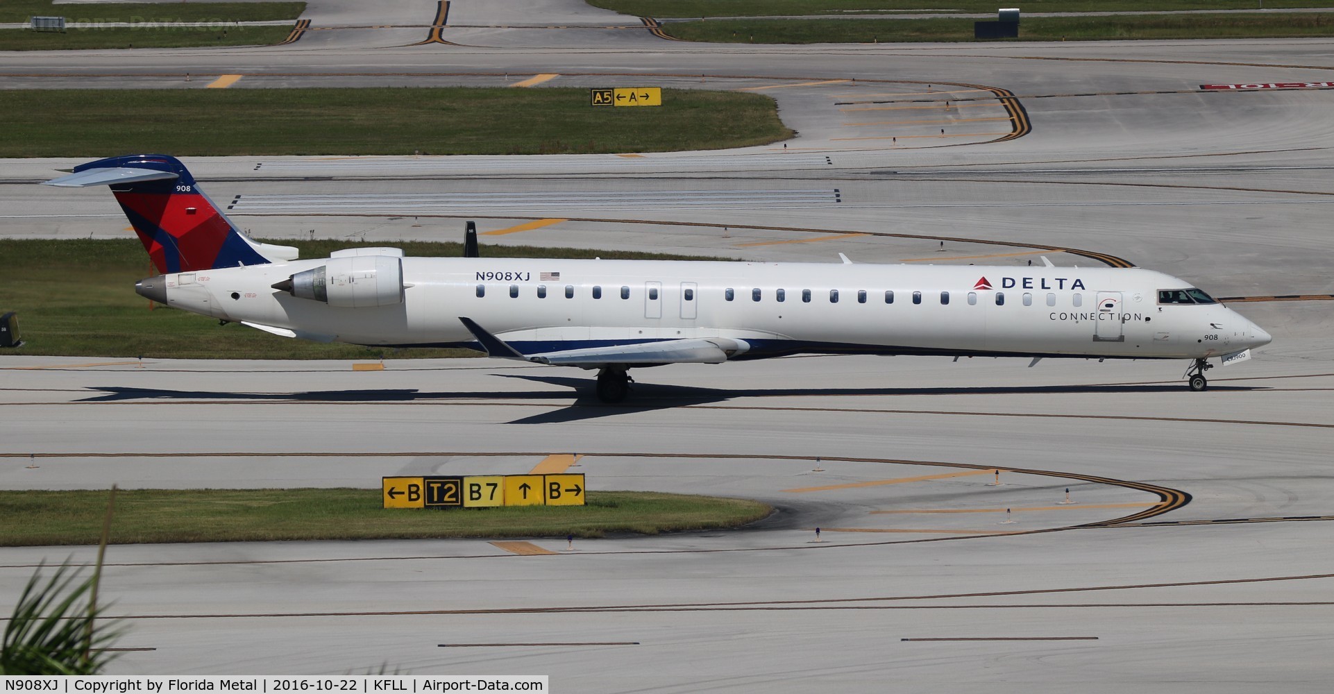 N908XJ, 2007 Bombardier CRJ-900ER (CL-600-2D24) C/N 15140, FLL spotting