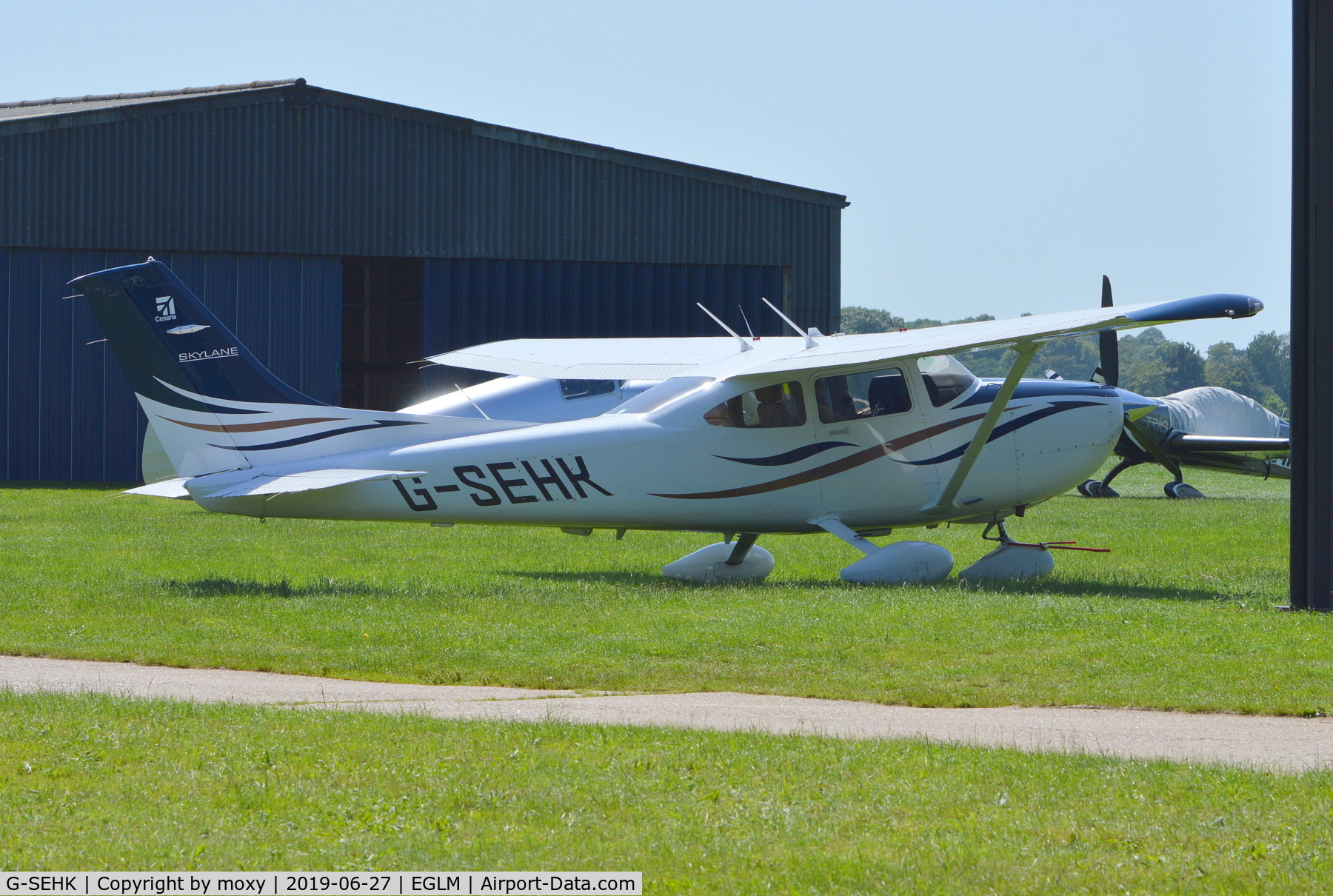 G-SEHK, 2008 Cessna 182T Skylane C/N 18282132, Cessna 182T at White Waltham.