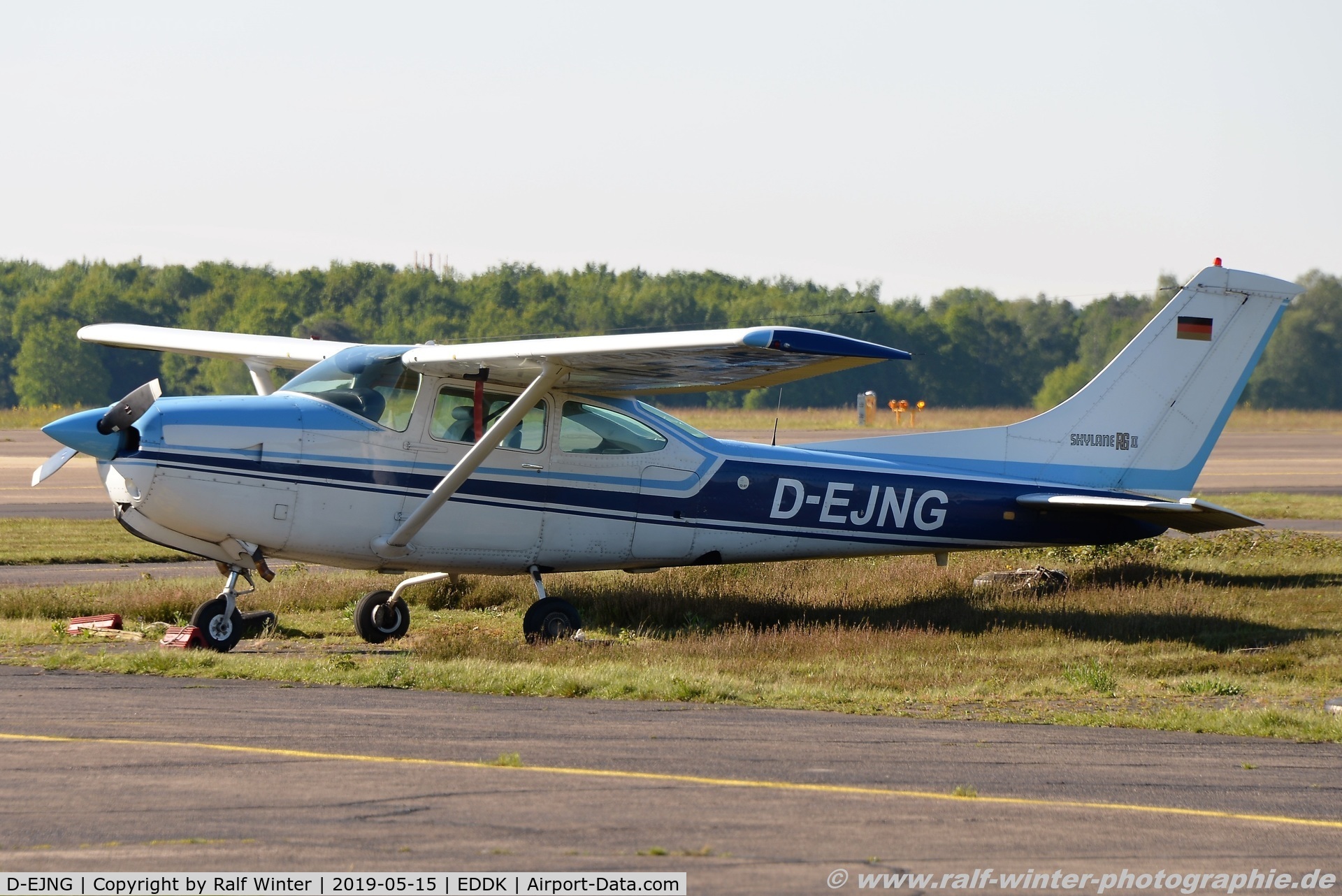 D-EJNG, 1988 Cessna R182RG II Skylane RG C/N R18200337, Cessna R182 Skylane RG - Luftsportverein Rietberg - R18200337 - D-EJNG - 15.05.2019 - CGN