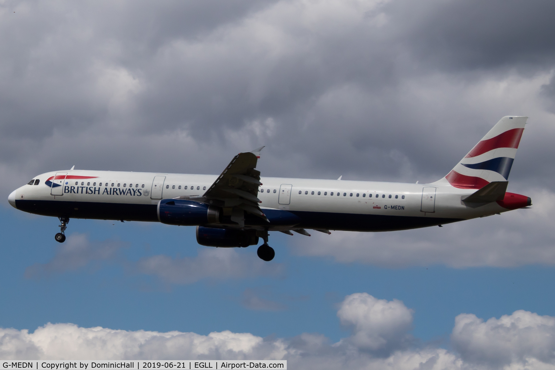 G-MEDN, 2008 Airbus A321-231 C/N 3512, Landing RWY 27L