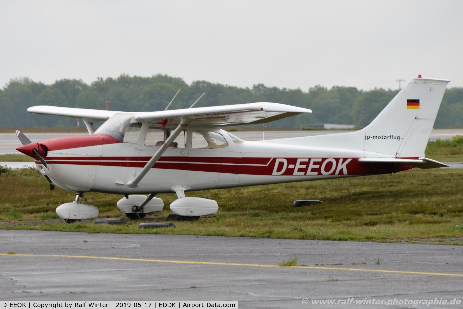 D-EEOK, Reims F172M Skyhawk C/N 1286, Reims F172M Skyhawk - JP Flugschule - F17201286 - D-EEOK - 17.05.2019 - CGN