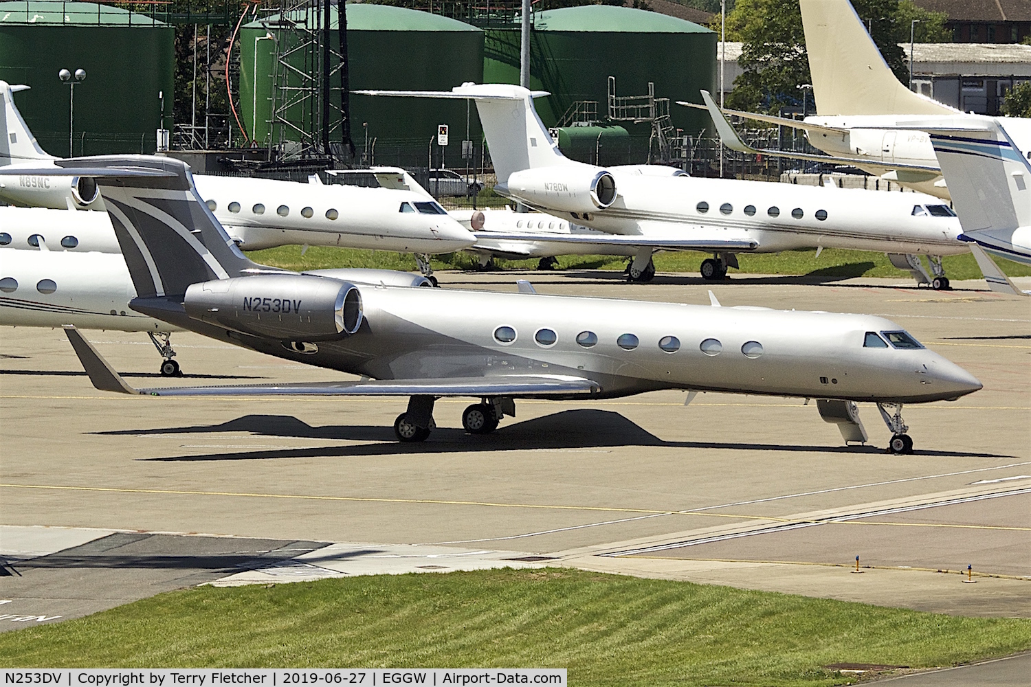 N253DV, Gulfstream Aerospace GV-SP (G550) C/N 5257, at Luton