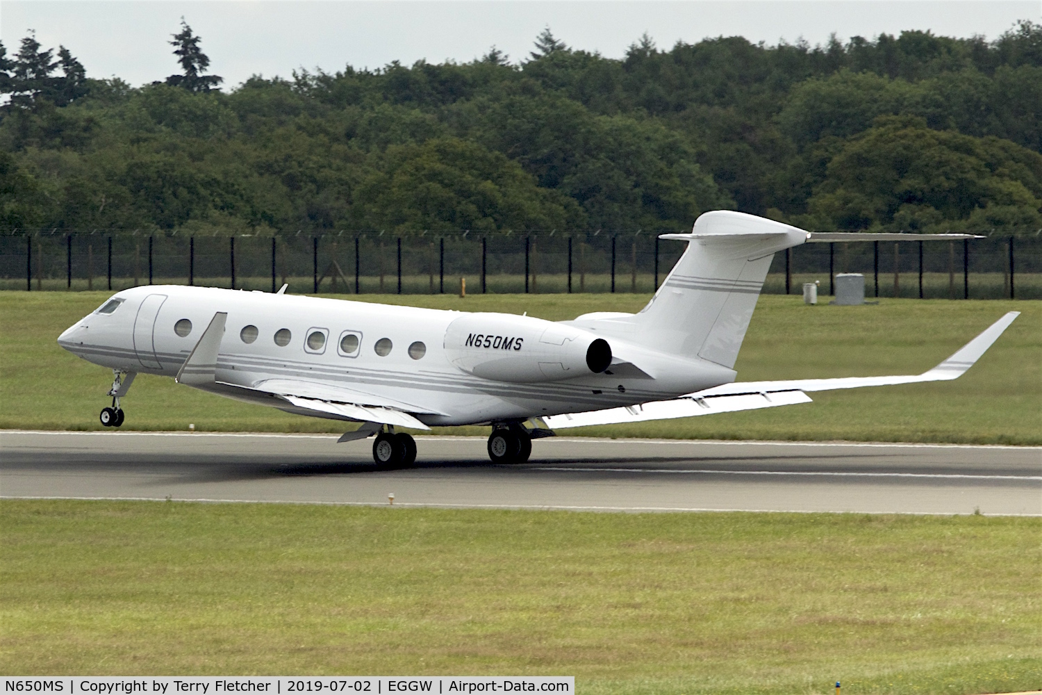 N650MS, 2013 Gulfstream Aerospace G650 (G-VI) C/N 6053, at Luton