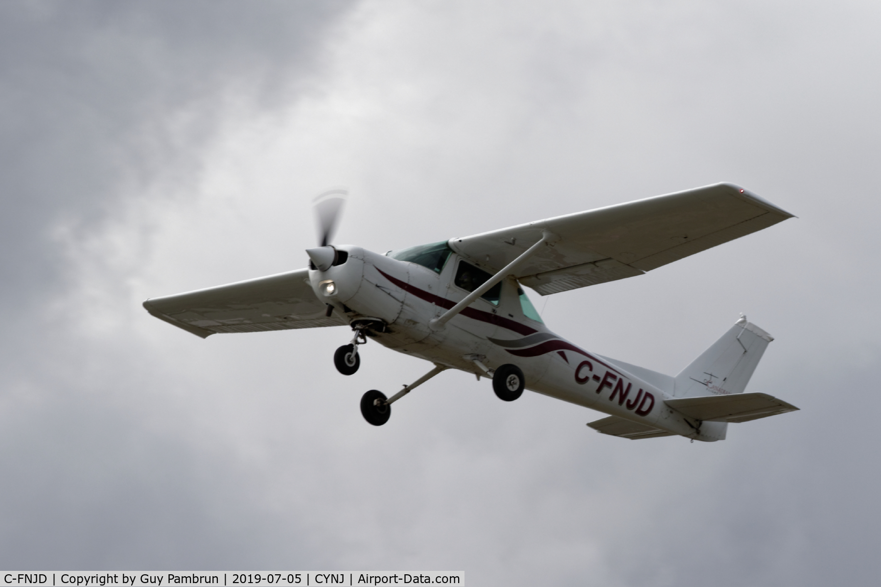 C-FNJD, 1978 Cessna 152 C/N 15281371, Landing