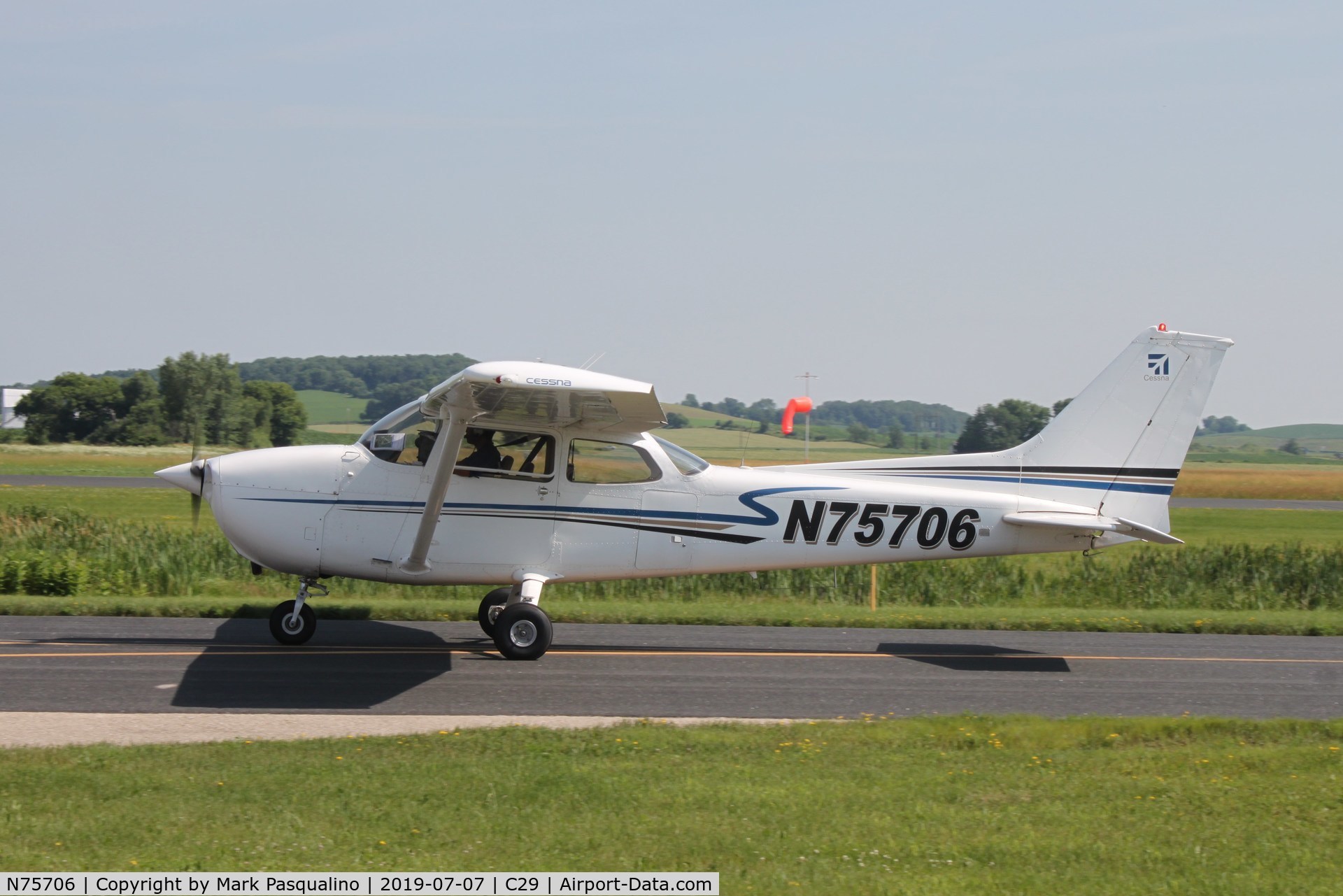N75706, 1976 Cessna 172N C/N 17267888, Cessna 172N