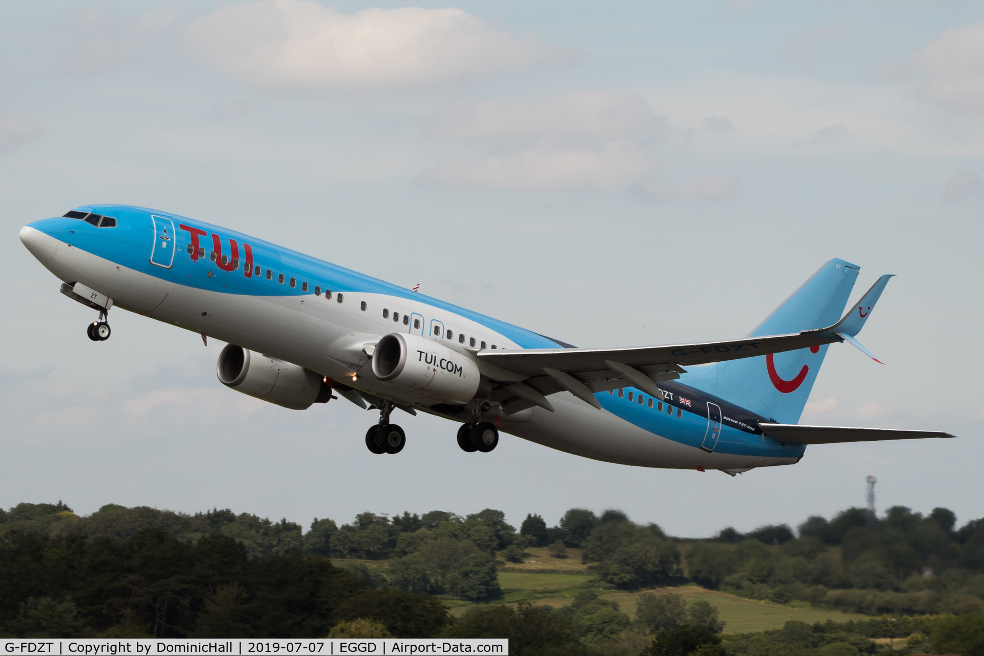 G-FDZT, 2011 Boeing 737-8K5 C/N 37248, Departing RWY 27