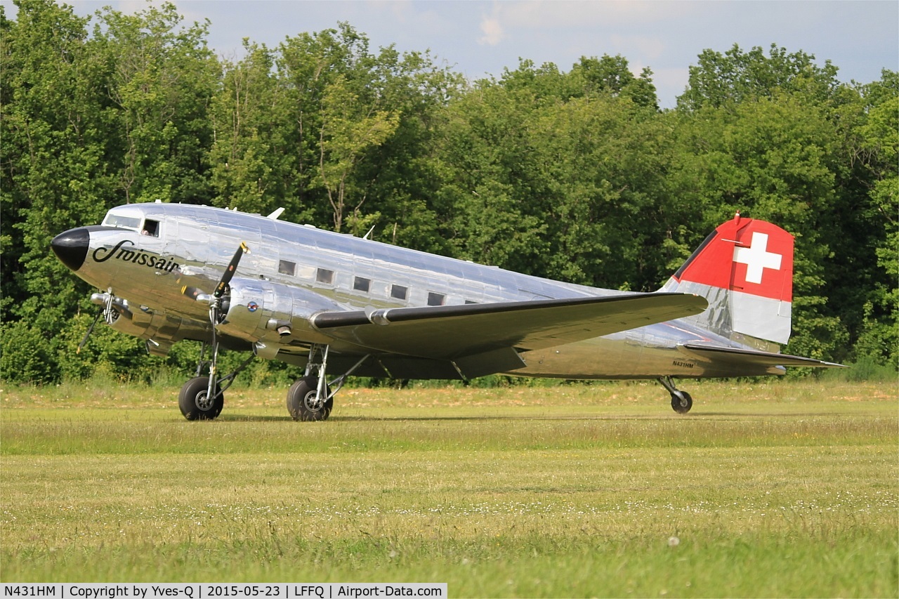 N431HM, 1943 Douglas DC-3C-S1C3G (C-47A) C/N 9995, Douglas DC3C-S1C3G, Landing, La Ferté-Alais airfield (LFFQ) Airshow 2015