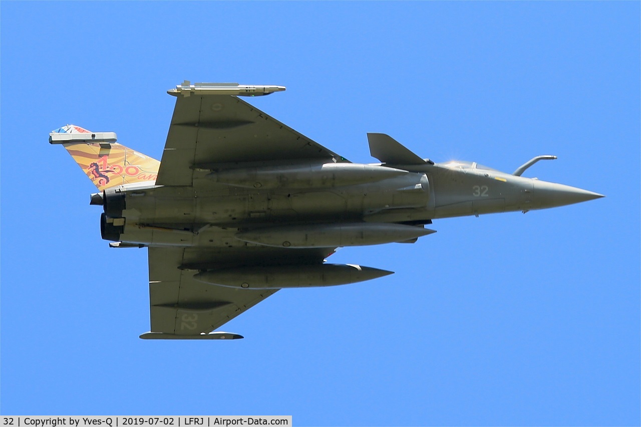 32, Dassault Rafale M C/N 32, Dassault Rafale M, Take off rwy 08, Landivisiau naval air base (LFRJ)