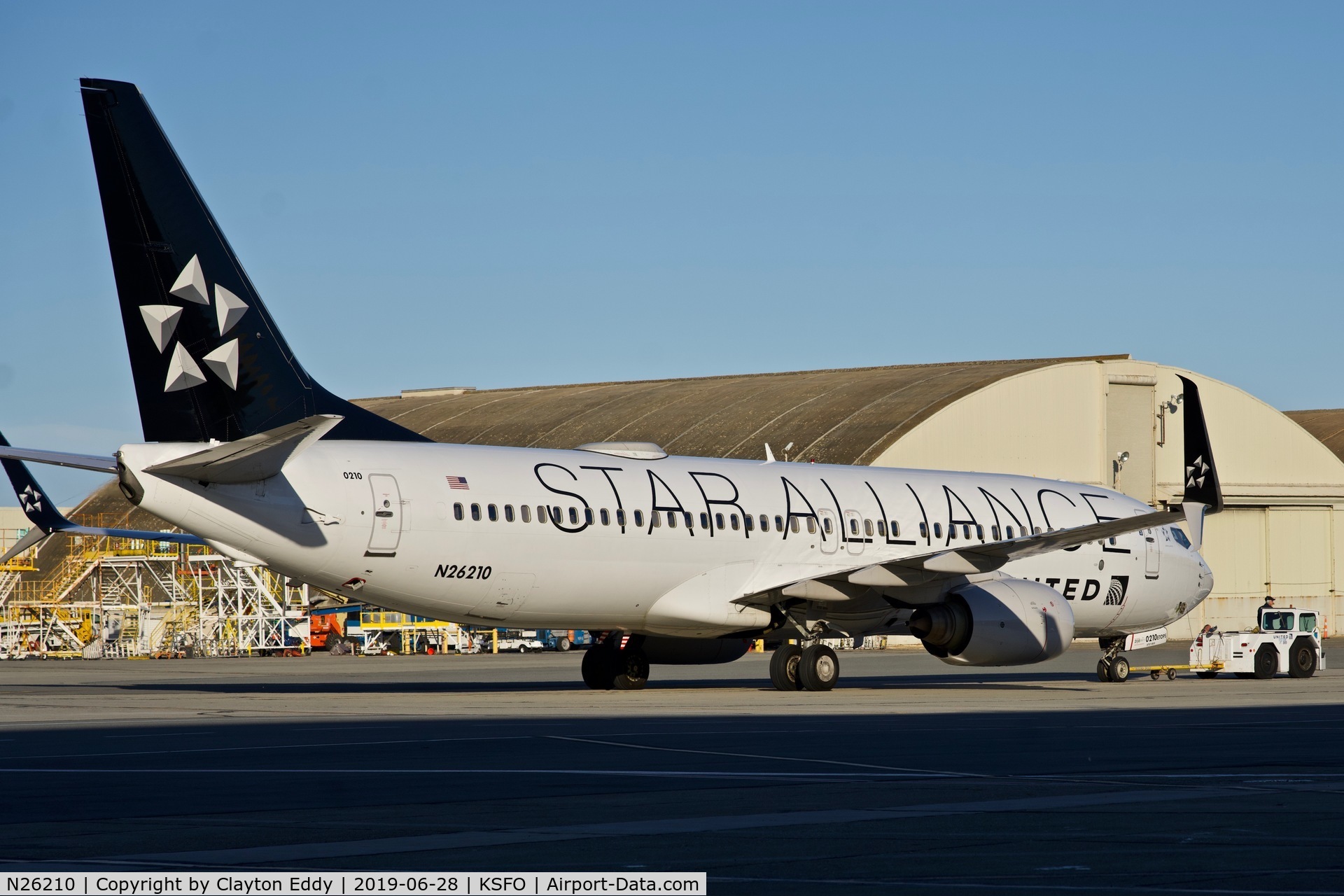 N26210, 1998 Boeing 737-824 C/N 28770, SFO 2019.