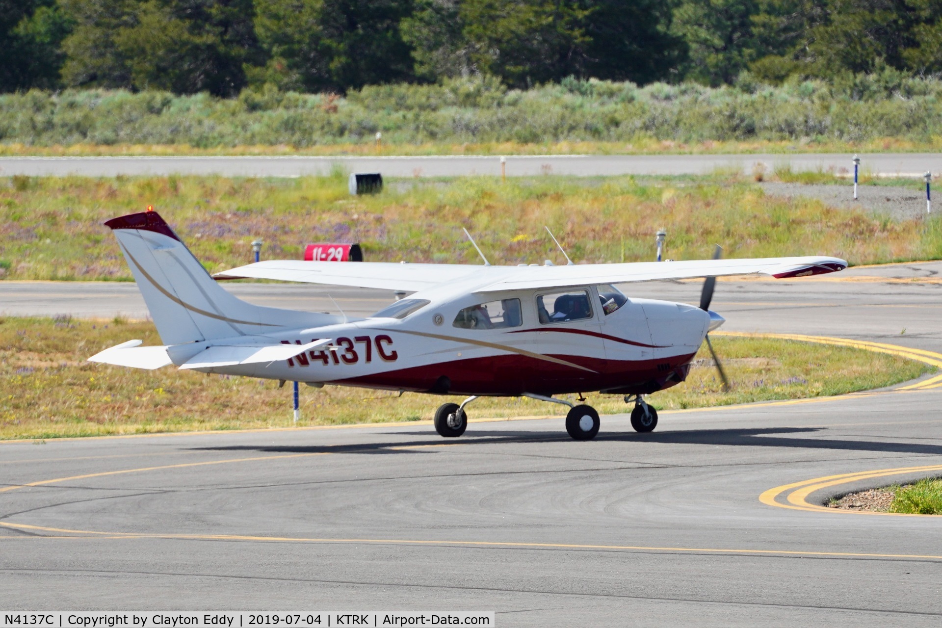 N4137C, 1979 Cessna T210N Turbo Centurion C/N 21063566, Truckee Airport 2019.