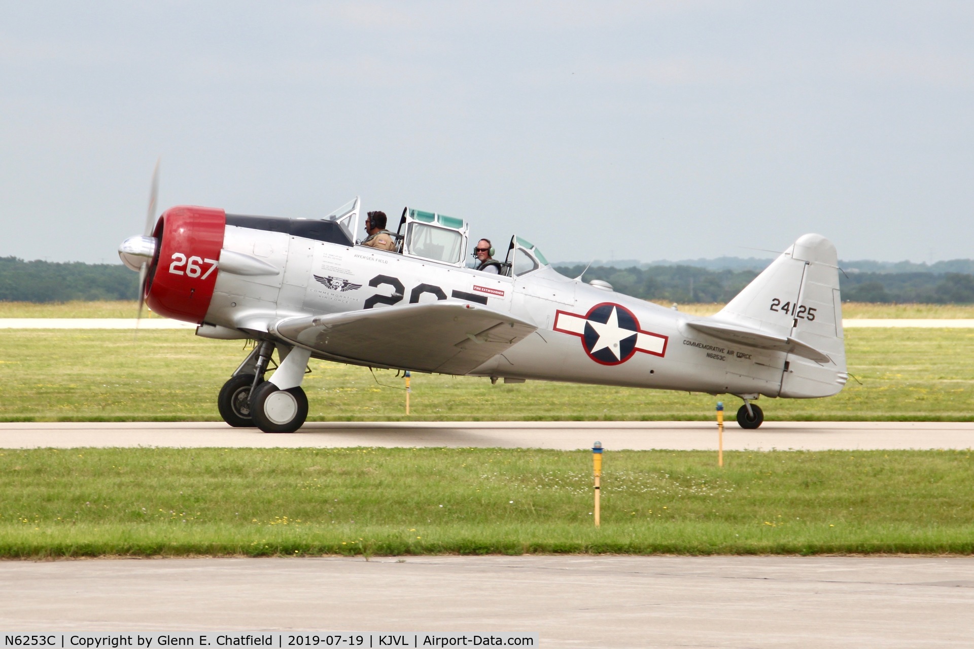 N6253C, North American T-6G Texan C/N 168-47, Taking someone for a ride
