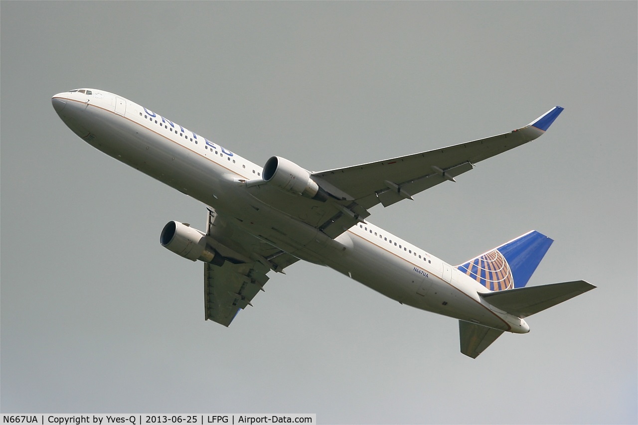 N667UA, 1998 Boeing 767-322 C/N 29239, Boeing 767-322, Take-off Rwy 27L, Roissy Charles De Gaulle Airport (LFPG-CDG)