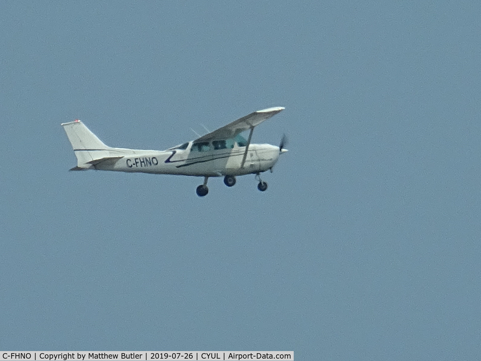 C-FHNO, 1972 Cessna 172L C/N 17260163, Taking off from CYUL