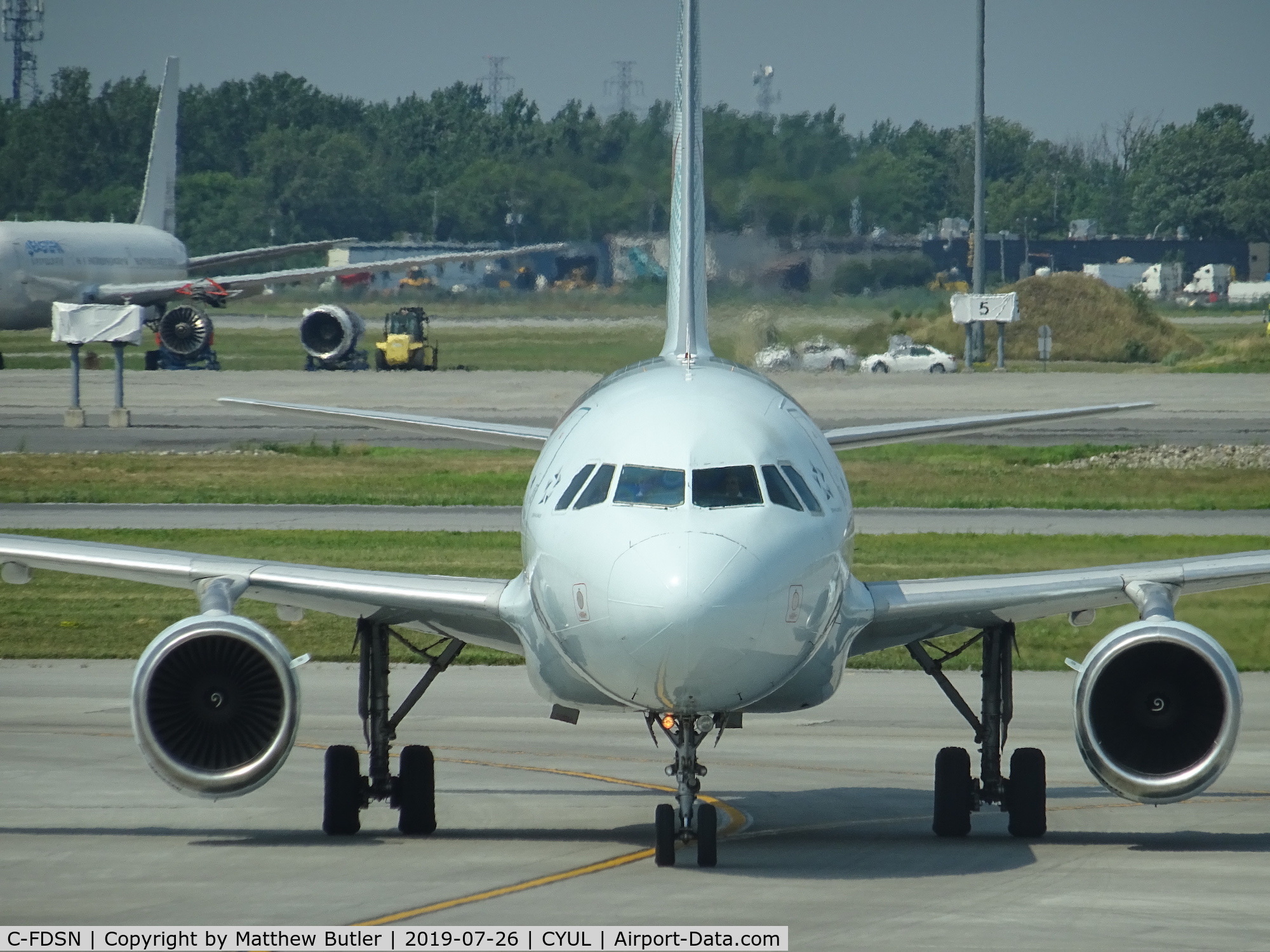 C-FDSN, 1990 Airbus A320-211 C/N 126, Taxiing to Gate at CYUL