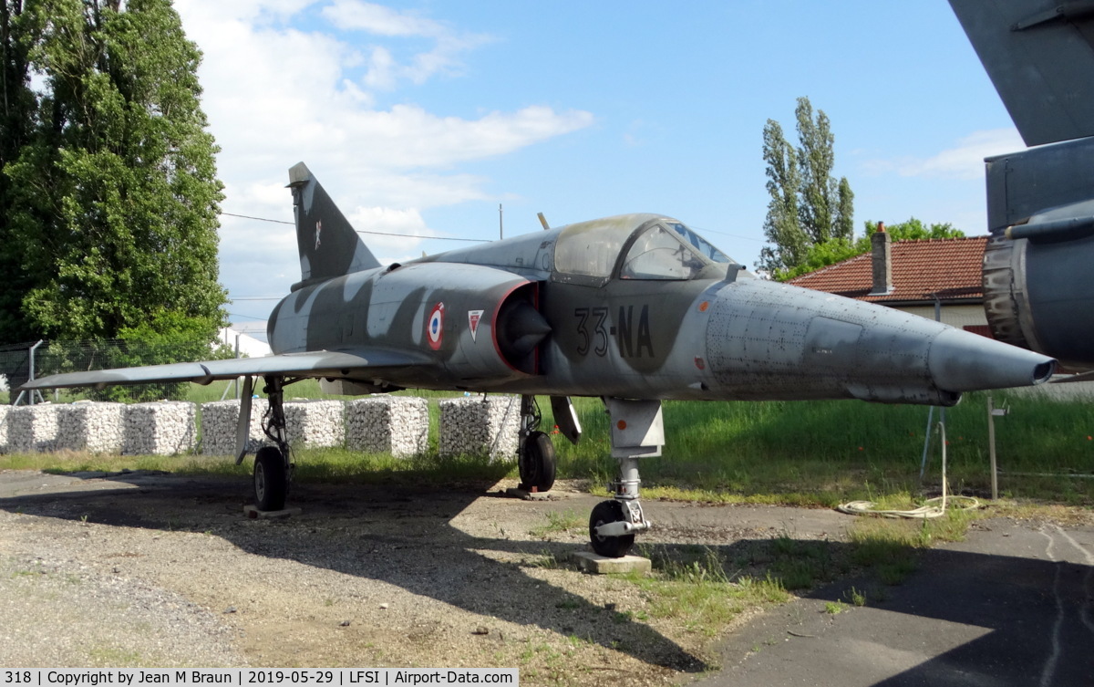 318, Dassault Mirage IIIR C/N 318, static display outside Aeroclub St Dizier-Robinson