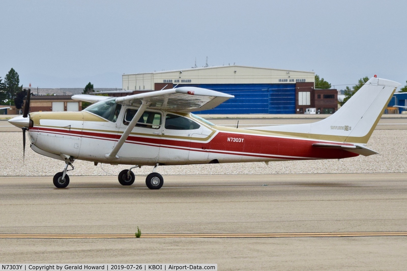 N7303Y, 1977 Cessna R182 Skylane RG C/N R18200114, On taxiway Alpha.