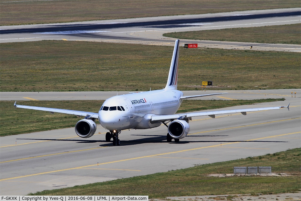 F-GKXK, 2003 Airbus A320-214 C/N 2140, Airbus A320-214, Taxiing to holding point rwy 31R, Marseille-Provence Airport (LFML-MRS)
