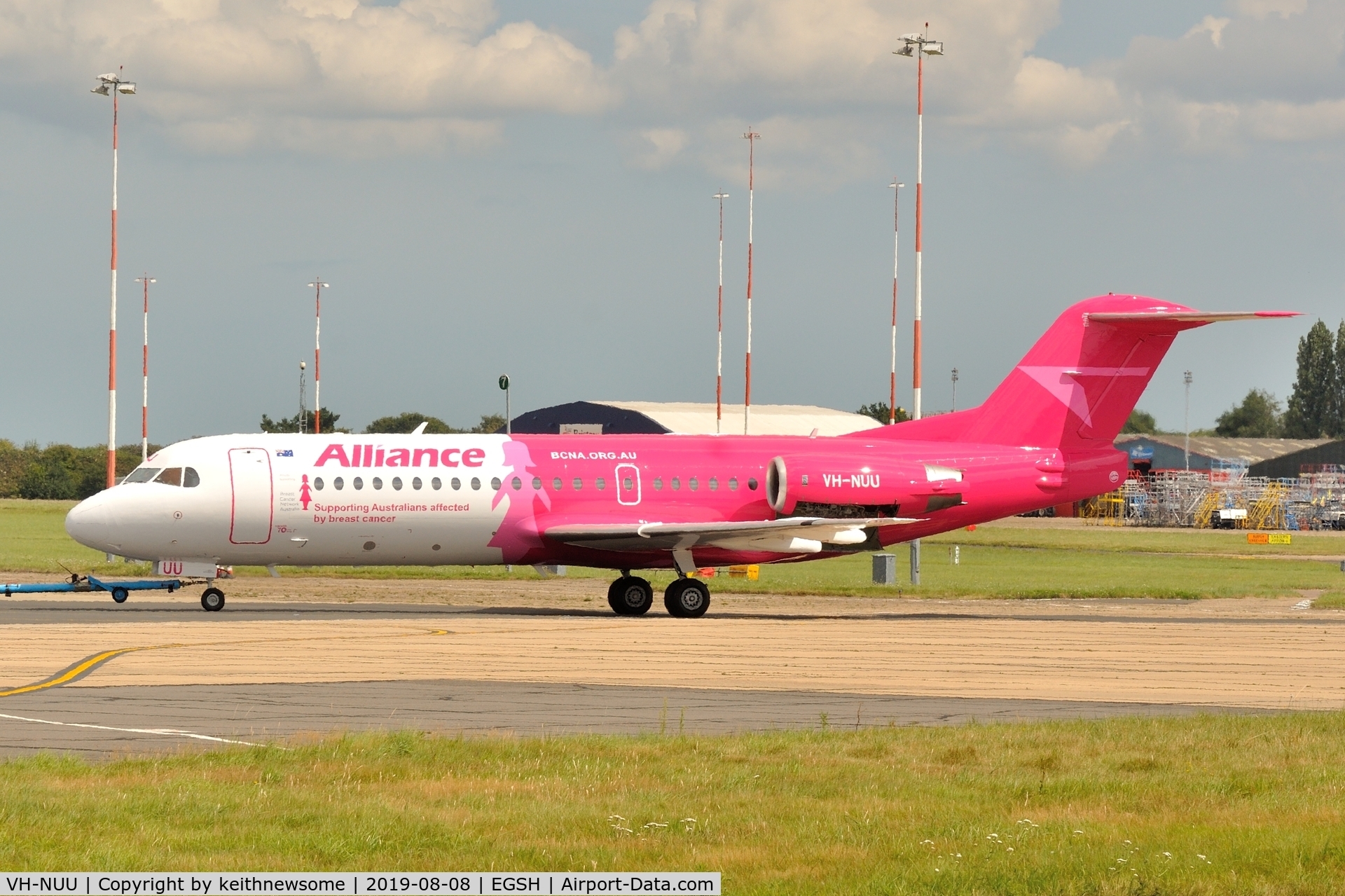 VH-NUU, 1995 Fokker 70 (F-28-0070) C/N 11532, Alliance Airlines 'Supporting Australians affected by breast cancer'
