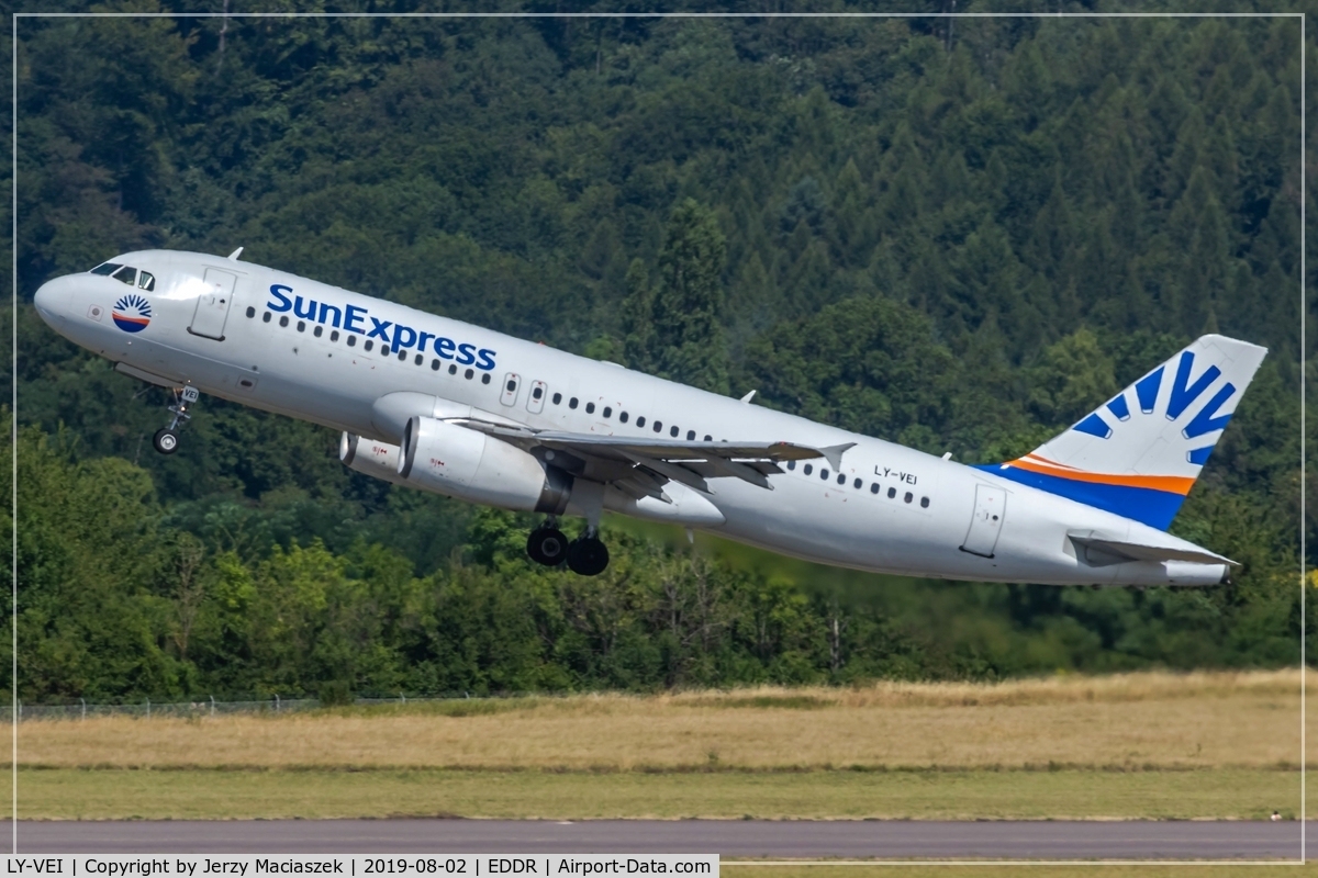 LY-VEI, 1998 Airbus A320-233 C/N 0902, Airbus A320-233,