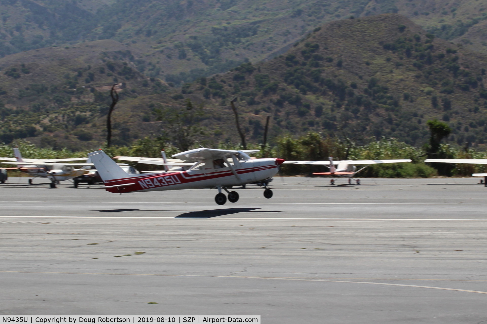 N9435U, 1976 Cessna 150M C/N 15078383, 1976 Cessna 150M, Continental O-200 100 Hp, liftoff Rwy 22