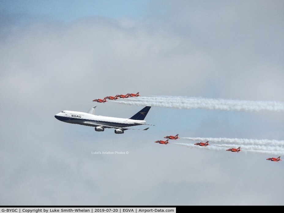 G-BYGC, 1999 Boeing 747-436 C/N 25823, In formation with The Red Arrows