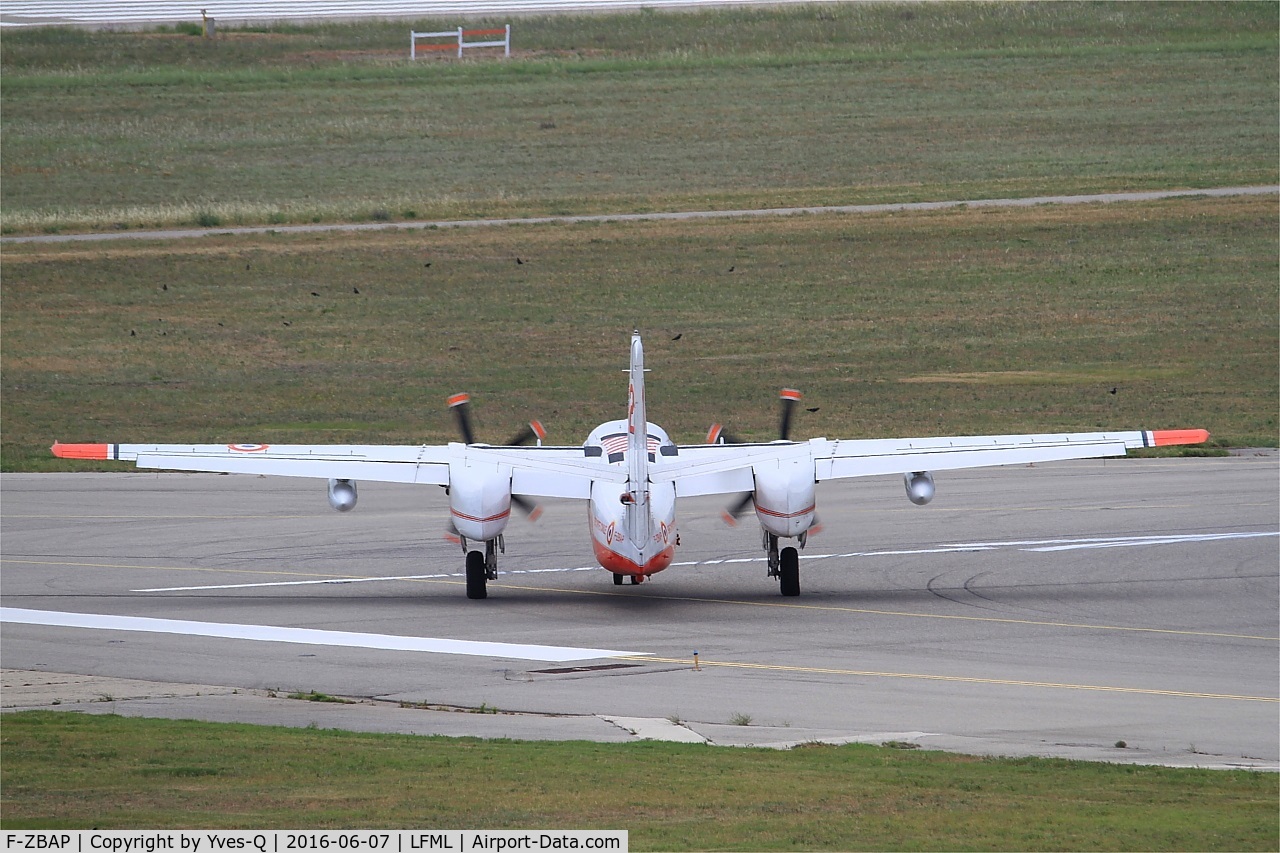 F-ZBAP, 1957 Grumman (Conair) S-2T Turbo Firecat C/N 026, Grumman S-2F Tracker, Lining up rwy 31R, Marseille-Provence Airport (LFML-MRS)
