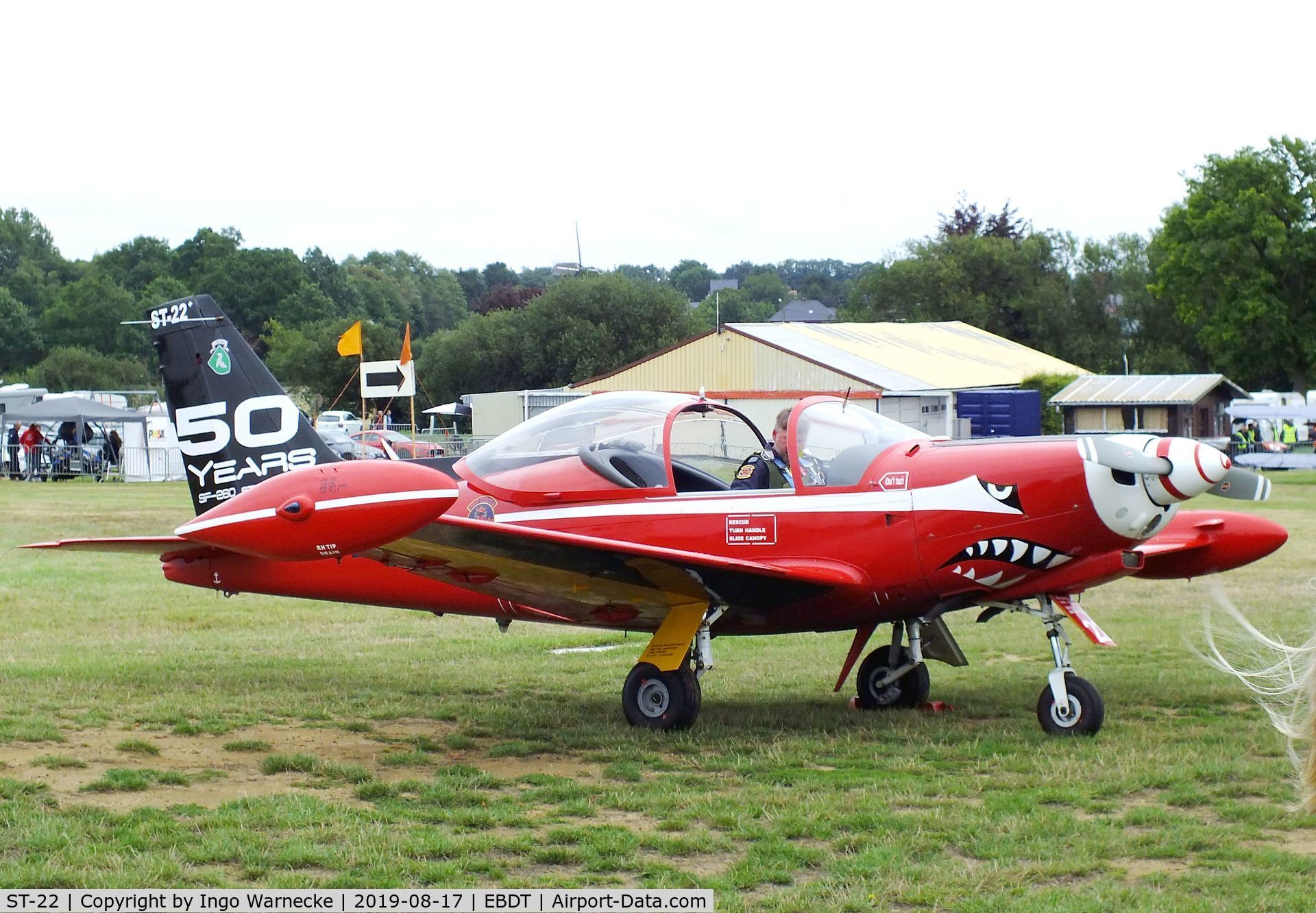 ST-22, SIAI-Marchetti SF-260M C/N 10-22, SIAI-Marchetti SF.260M of the 'Diables Rouges / Red Devils' Belgian Air Force Aerobatic Team at the 2019 Fly-in at Diest/Schaffen airfield