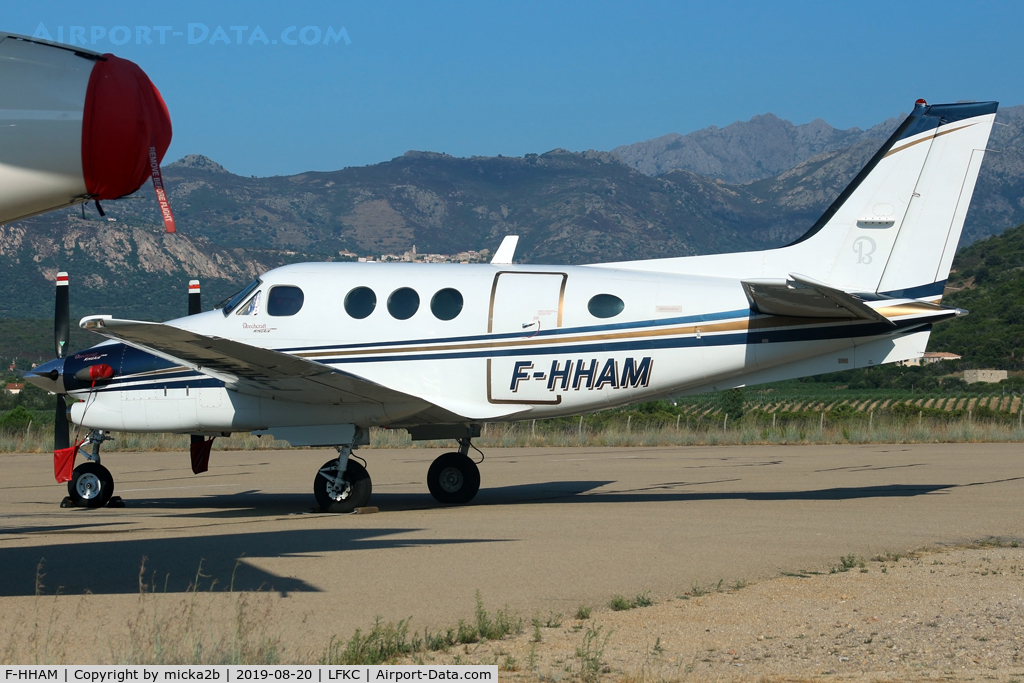 F-HHAM, 1994 Beech C90A King Air C/N LJ-1361, Parked
