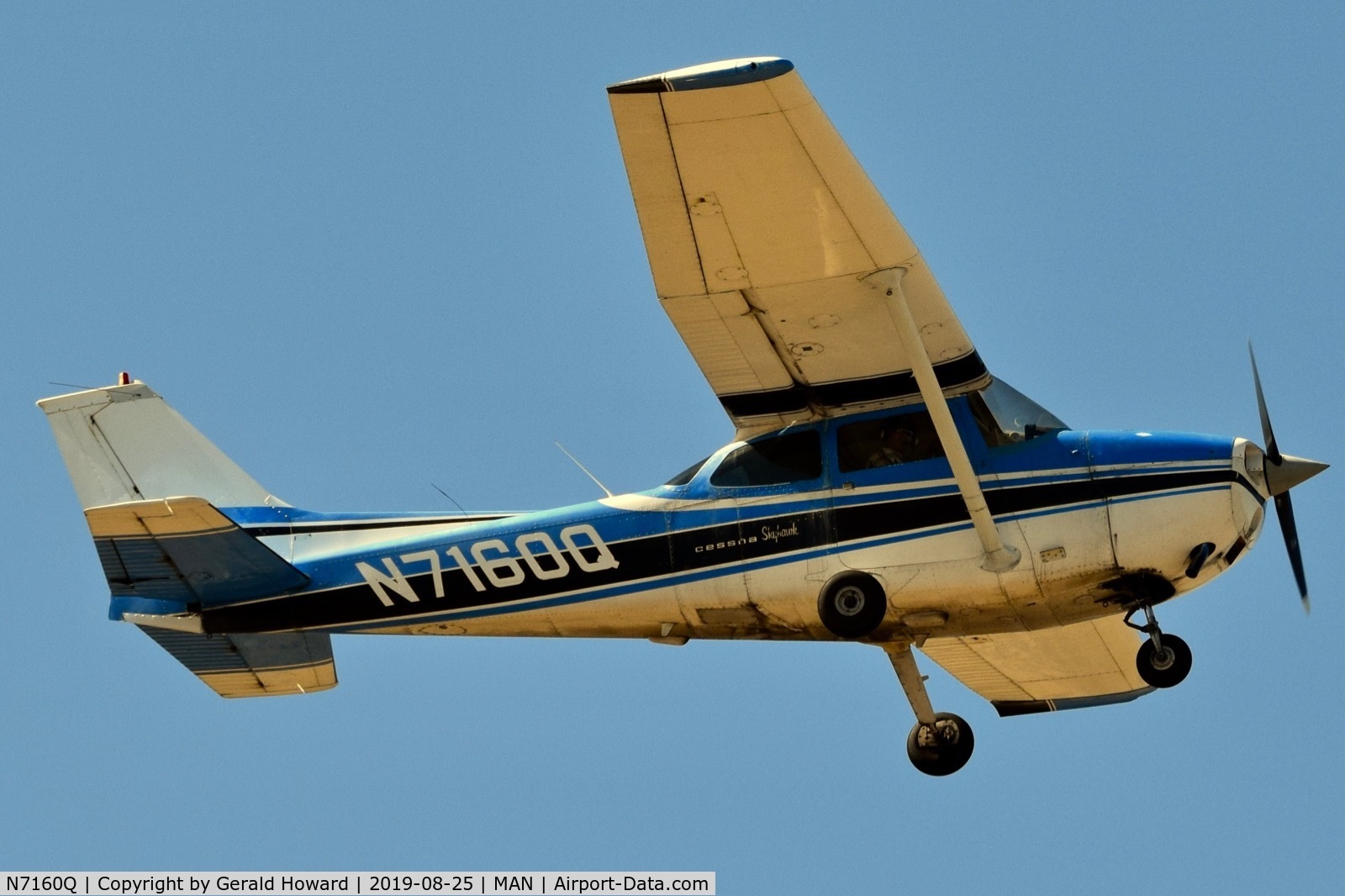 N7160Q, 1972 Cessna 172L C/N 17260460, Tale off from RWY 29.
