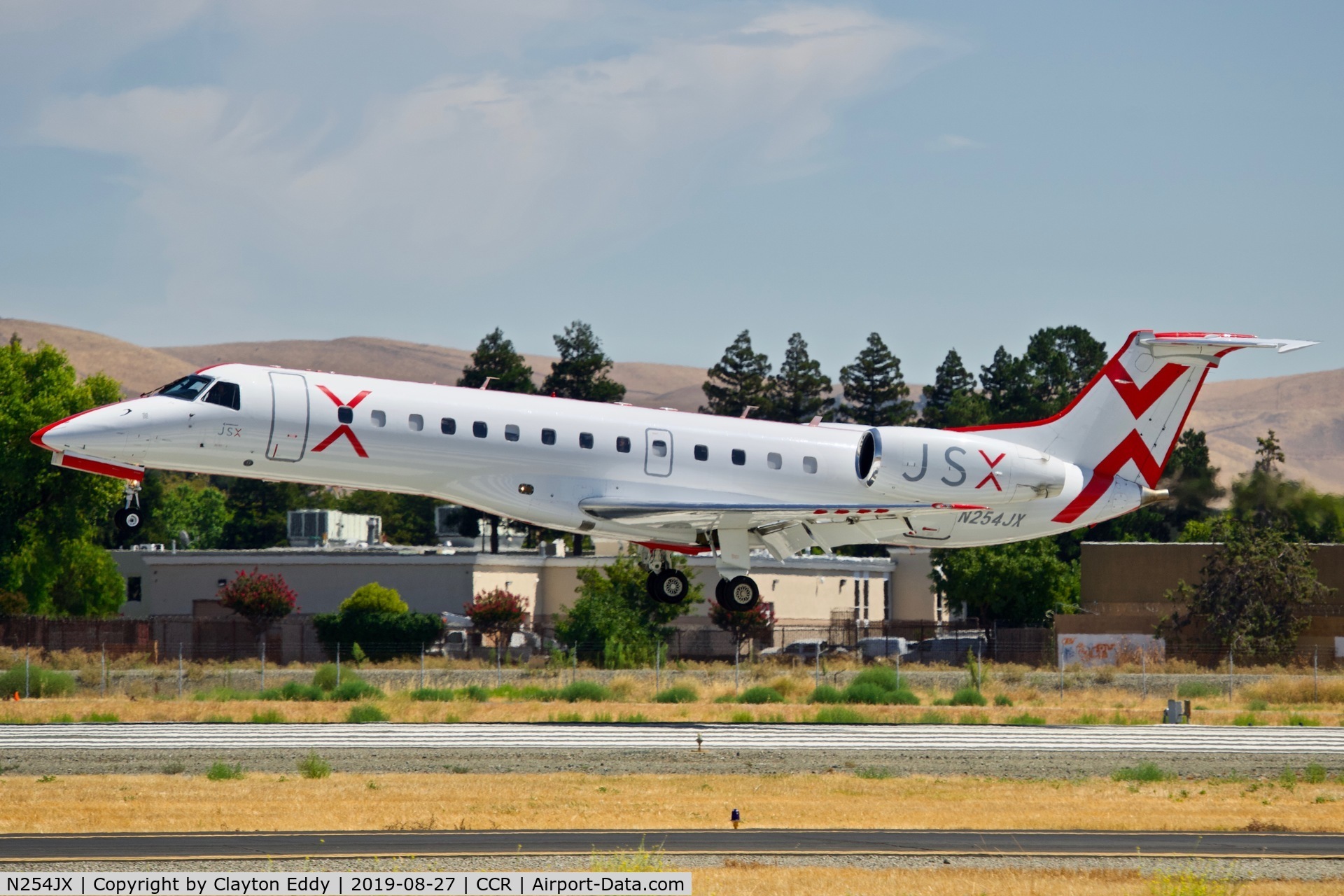 N254JX, 2000 Embraer ERJ-135LR (EMB-135LR) C/N 145275, Buchanan Field Concord Airport California 2019.