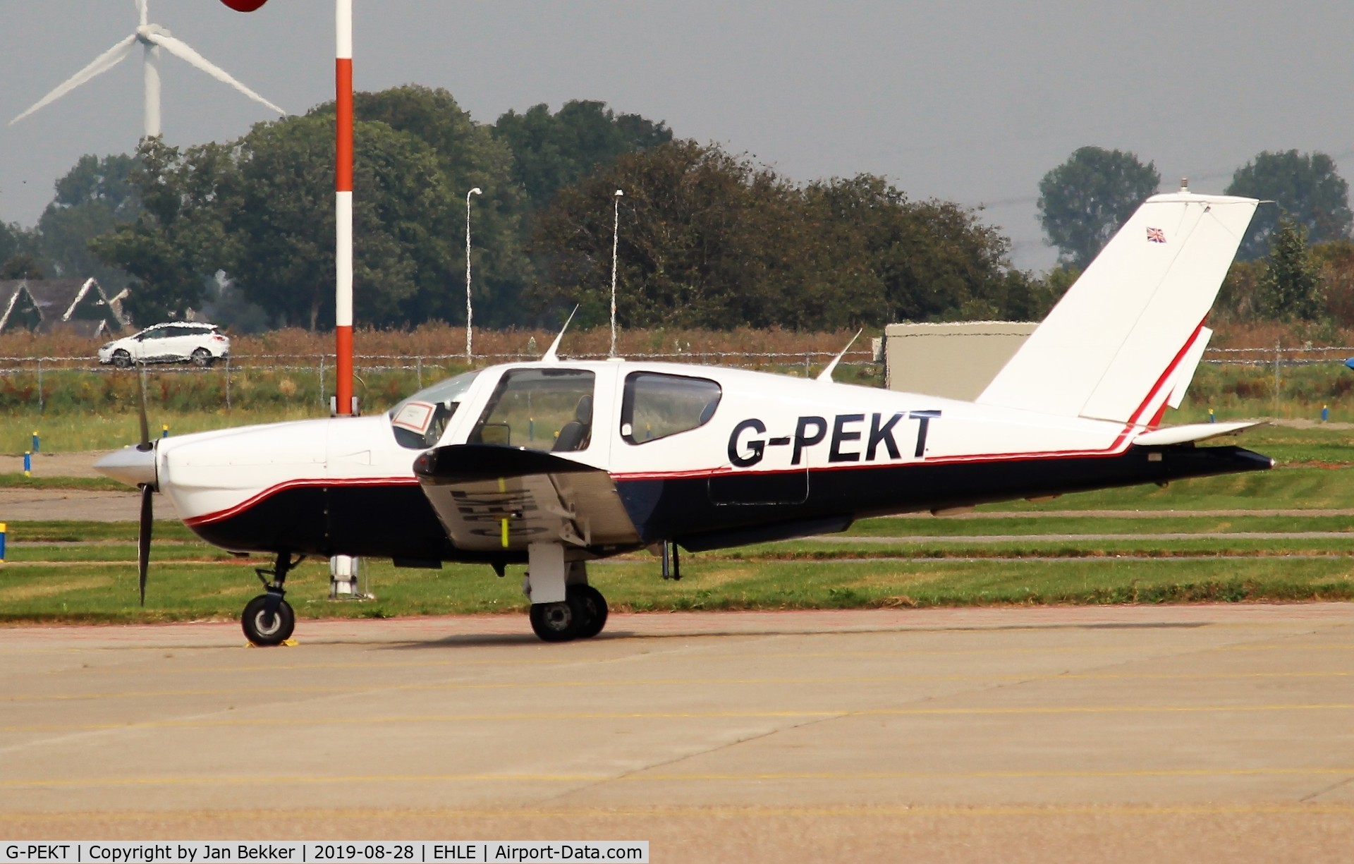 G-PEKT, 1985 Socata TB-20 Trinidad C/N 532, Lelystad Airport