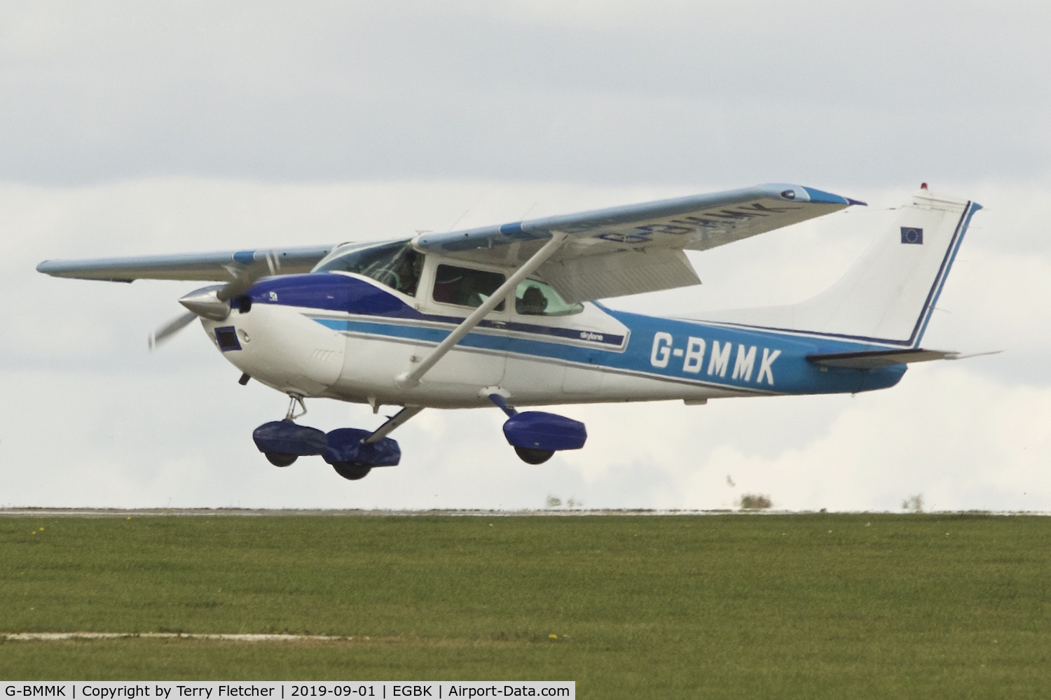 G-BMMK, 1975 Cessna 182P Skylane C/N 182-64117, At Sywell