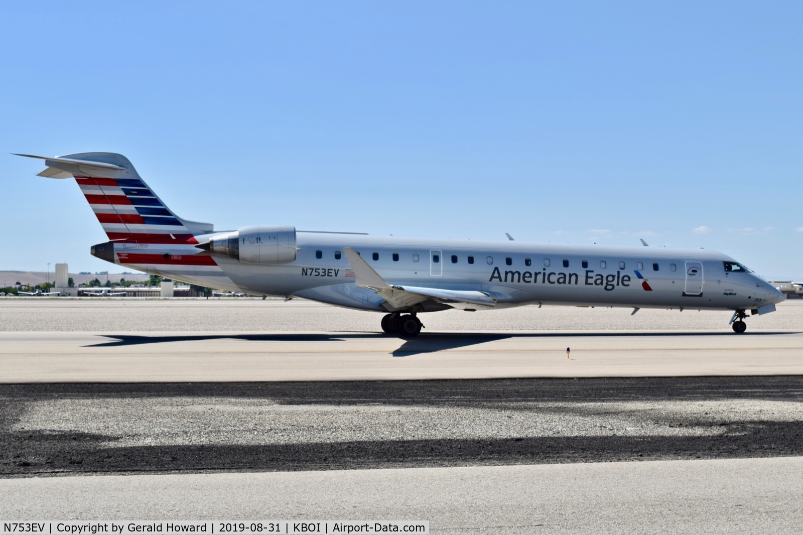 N753EV, 2004 Bombardier CRJ-701 (CL-600-2C10) Regional Jet C/N 10169, Taxiing on Alpha.