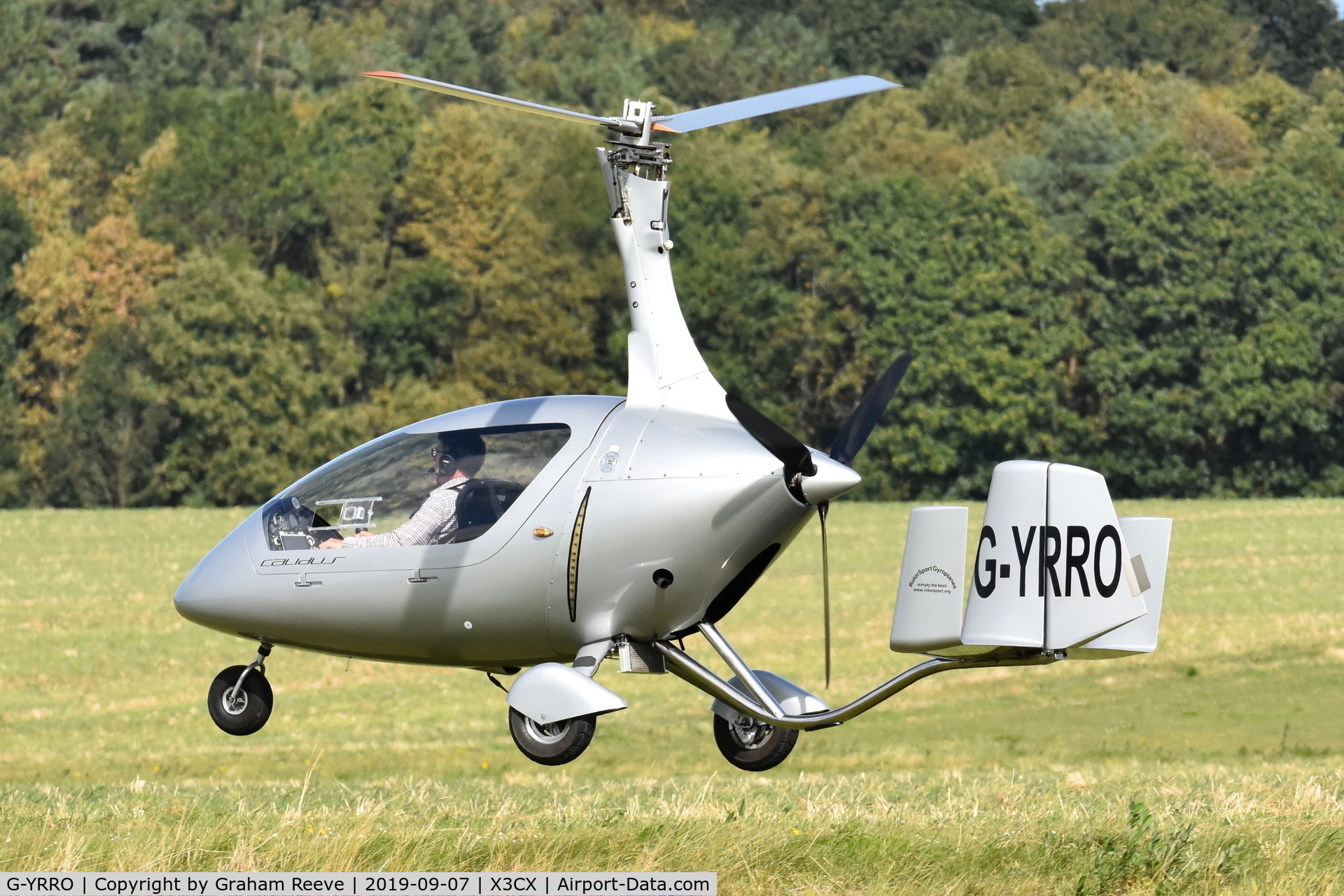 G-YRRO, 2009 Rotorsport UK Calidus C/N RSUK/CALS/002, Landing at Northrepps.