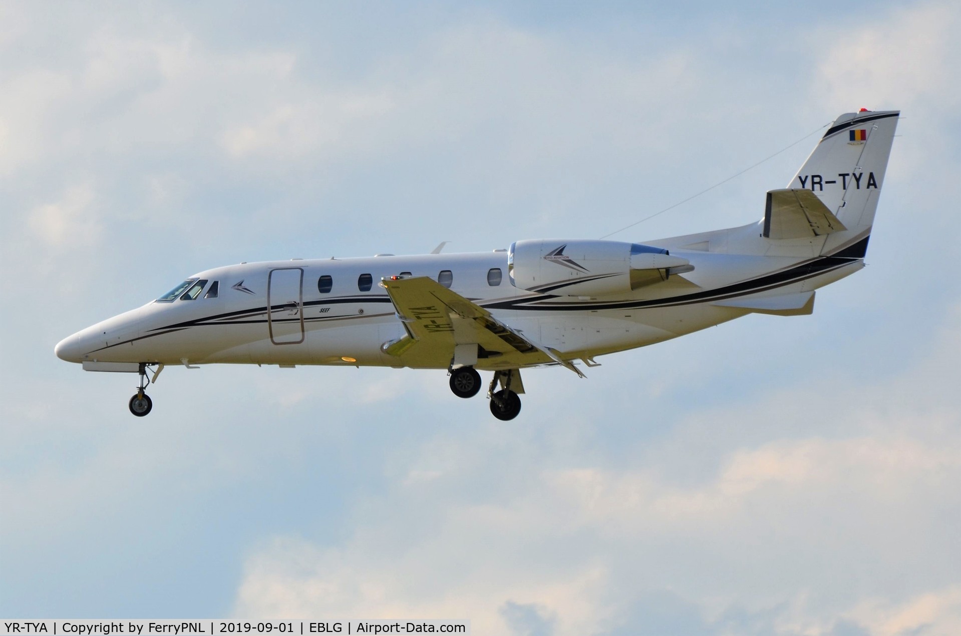 YR-TYA, 2010 Cessna 560XL Citation  XLS C/N 560-6075, Toyo Aviation Ce560XLS landing