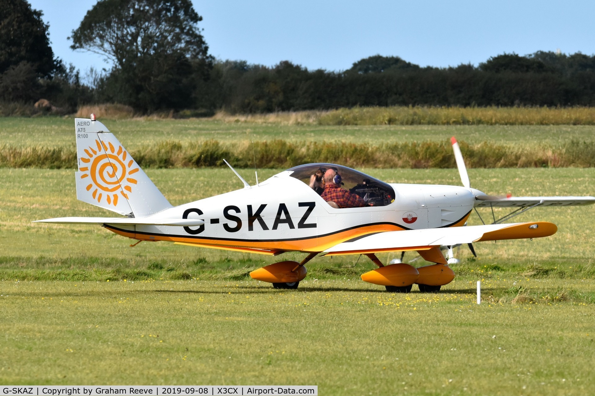 G-SKAZ, 2010 Aero AT-3 R100 C/N AT3-055, Departing from Northrepps.
