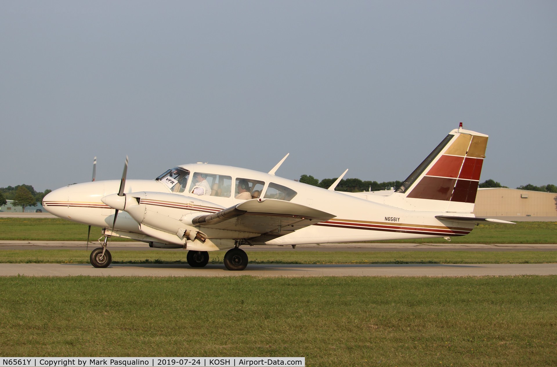 N6561Y, 1968 Piper PA-23-250 C/N 27-3858, Piper PA-23-250