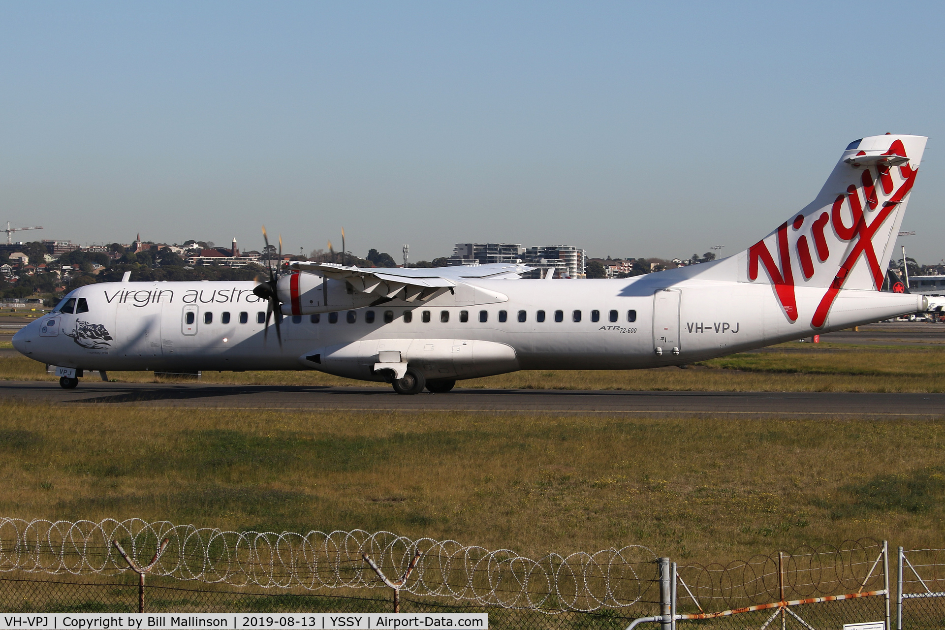 VH-VPJ, 2014 ATR 72-212A C/N 1169, TAXI TO 3-4R
