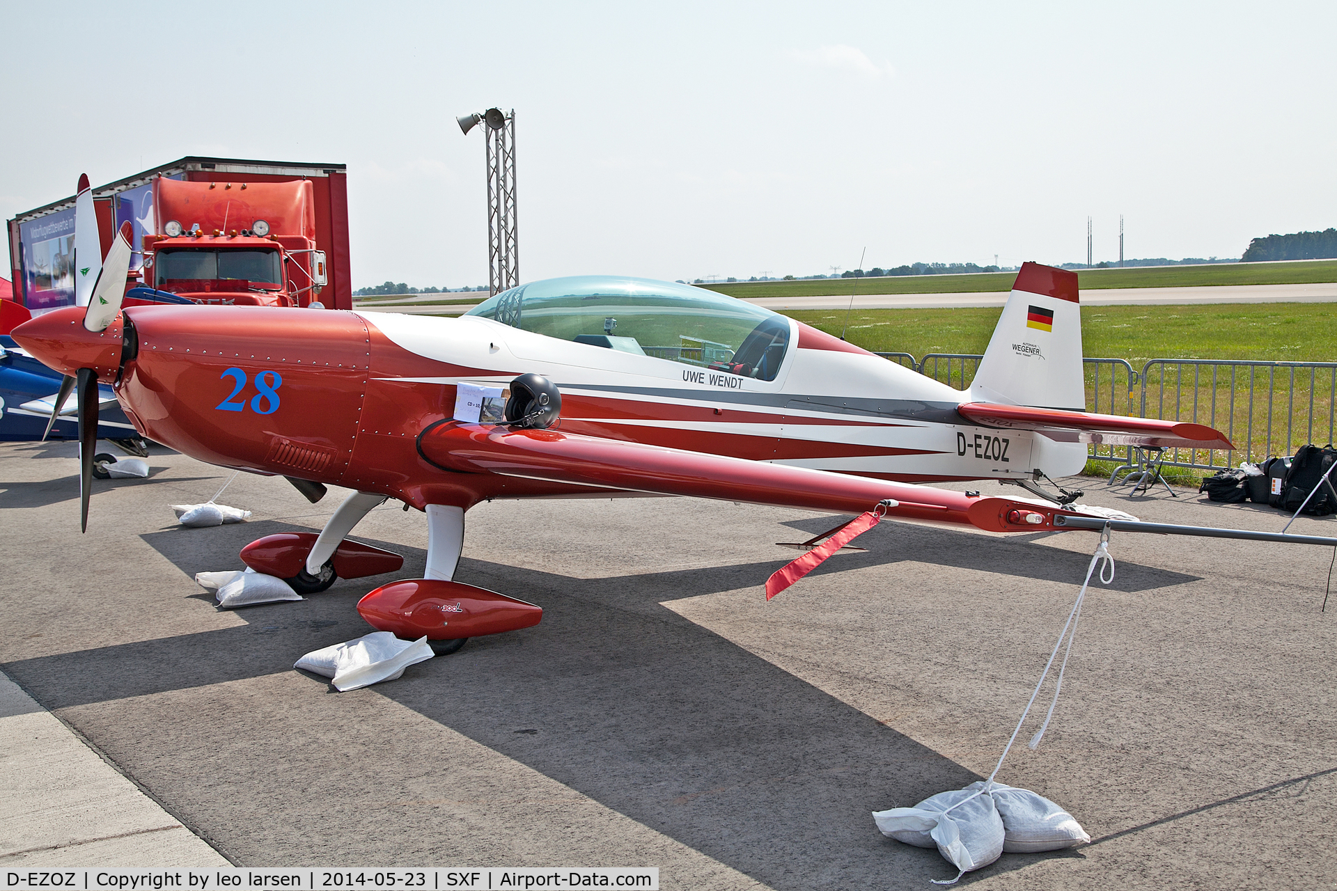 D-EZOZ, Extra EA-300L C/N 029, Berlin air show 23.5.2014