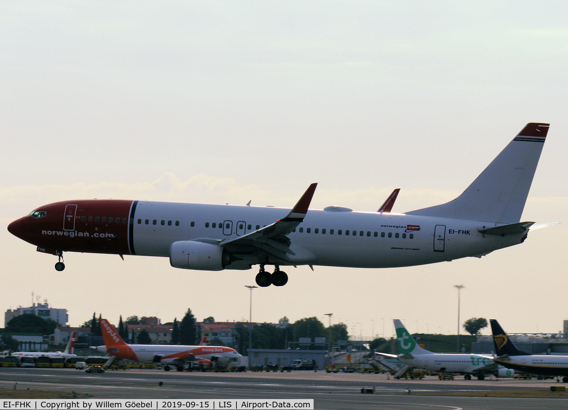 EI-FHK, 2015 Boeing 737-8JP C/N 41140, Prepare for landing on Lisbon Airport
