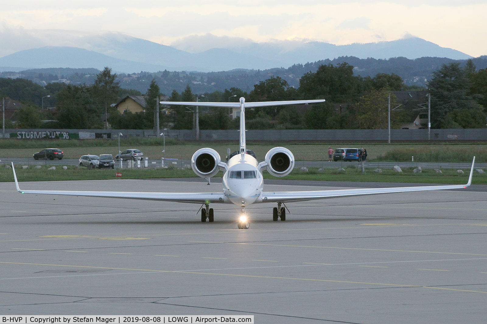 B-HVP, 2008 Gulfstream Aerospace GV-SP (G550) C/N 5216, Gulfstream G550 @GRZ