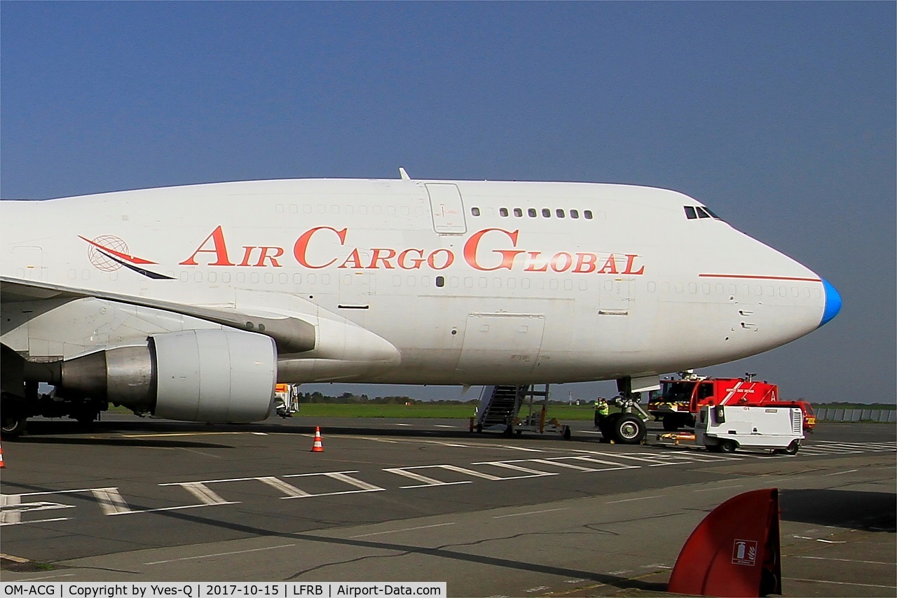 OM-ACG, 1991 Boeing 747-409SF C/N 24311, Boeing 747-409SF, Loading, Brest-Bretagne airport (LFRB-BES)