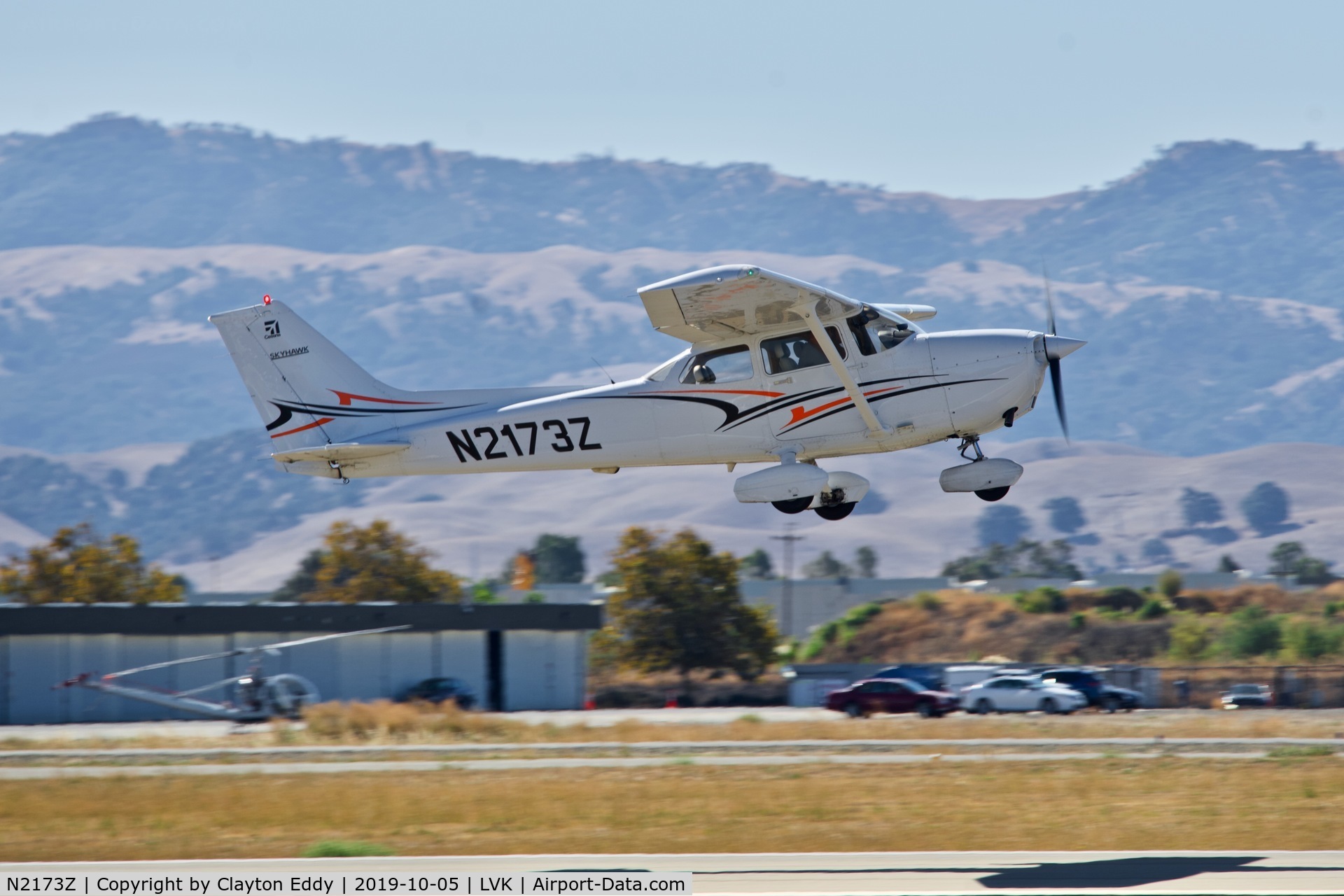 N2173Z, 2004 Cessna 172R C/N 17281216, Livermore airport airshow 2019.