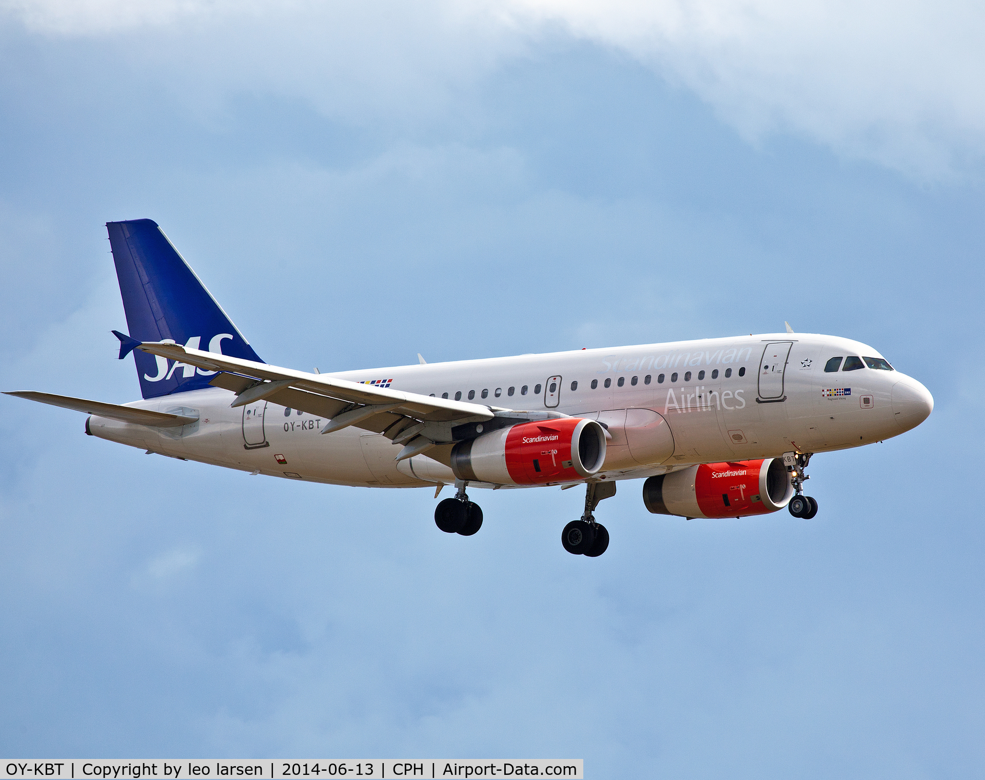 OY-KBT, 2007 Airbus A319-131 C/N 3292, Copenhagen 13.6.2014 L/D R-30